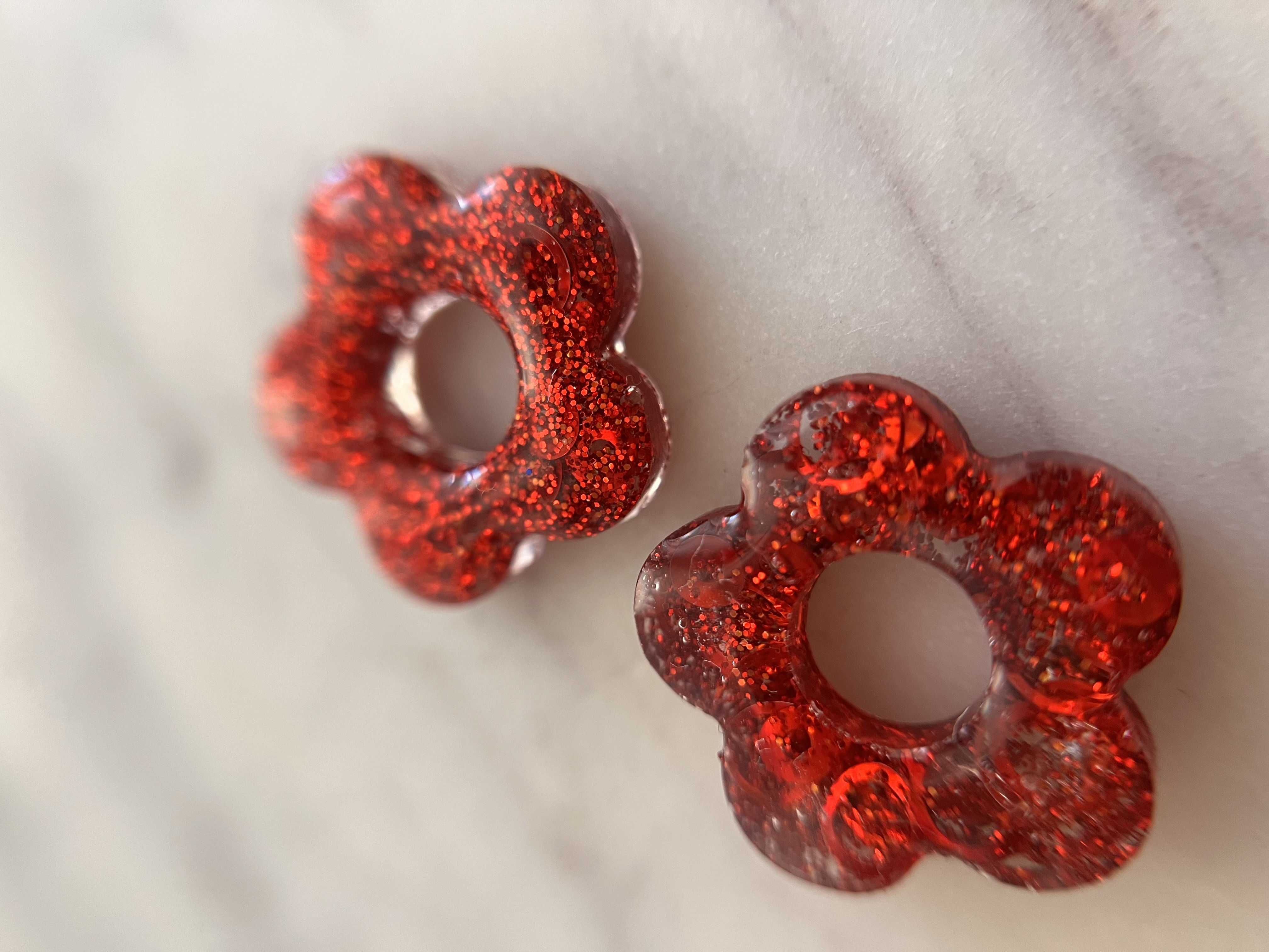 Flower paillette rouge