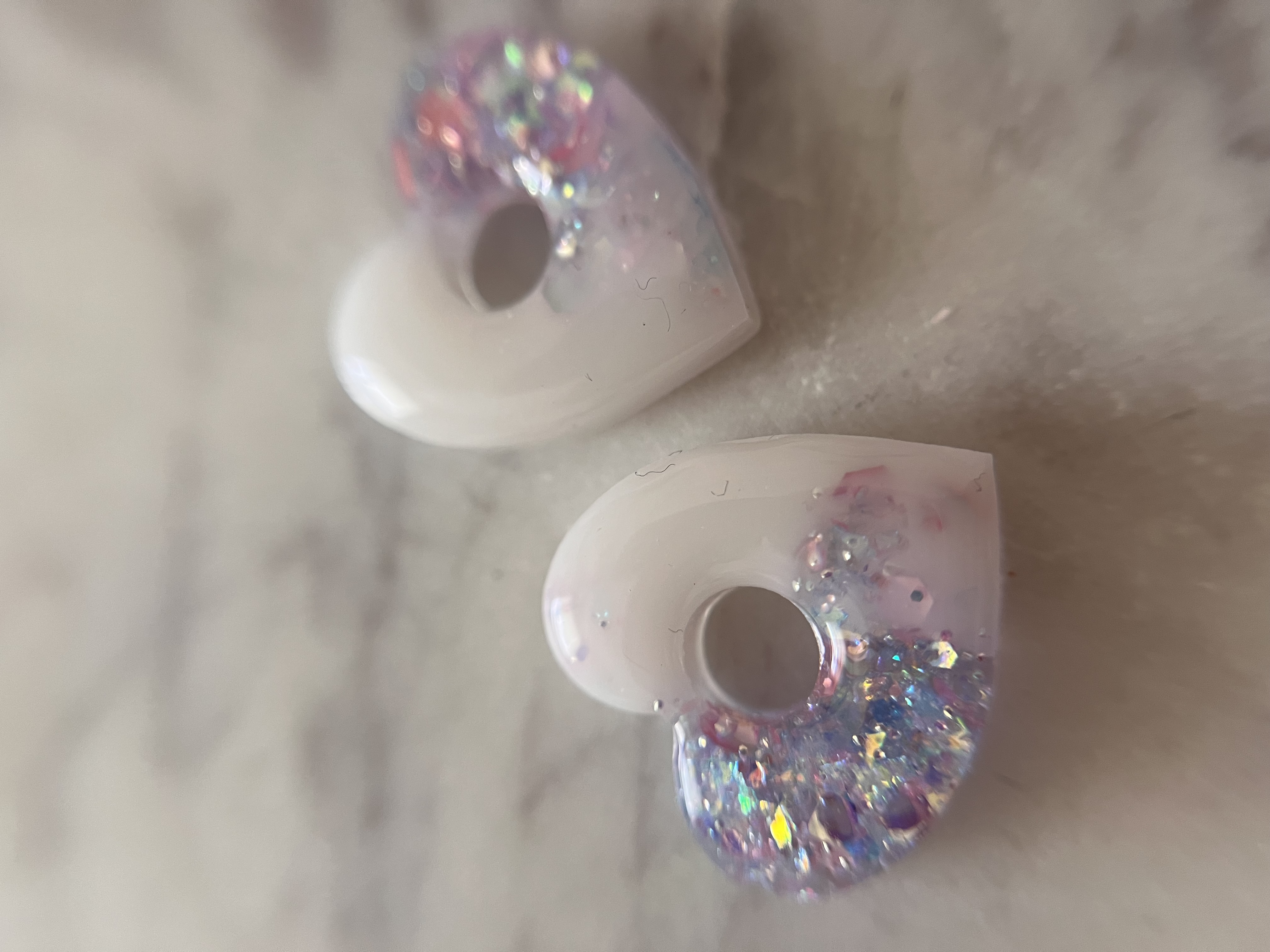 Coeur blanc et holographique 