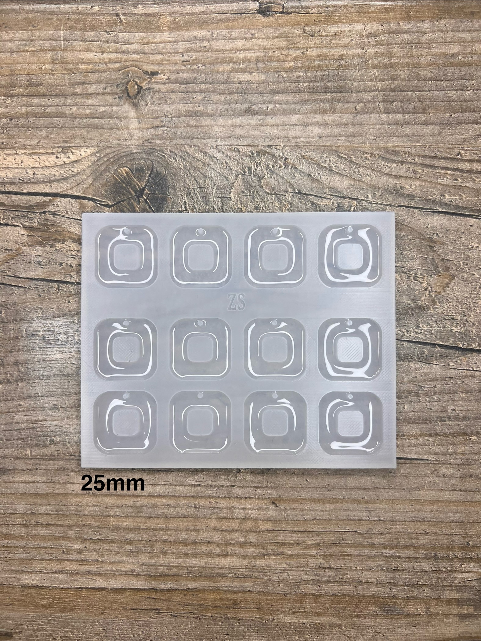 Moule Boucle d'oreille carré  25mm