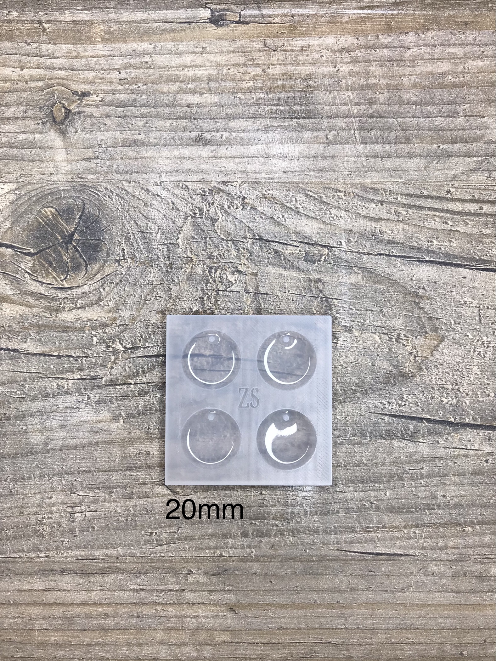 Moule Boucle d'oreille  Médaillon  20mm