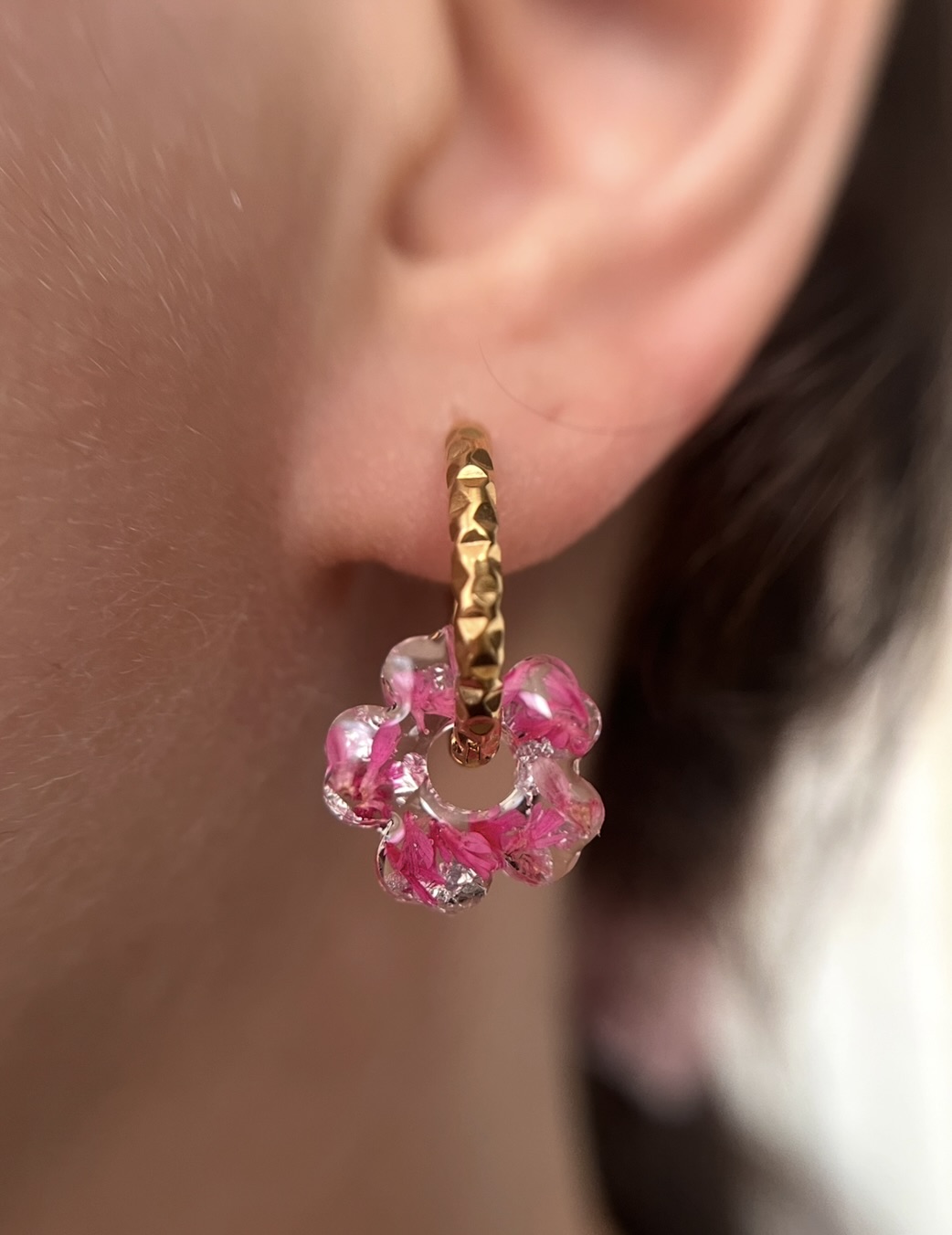 Sakura pétales de fleur et feuille d'argent