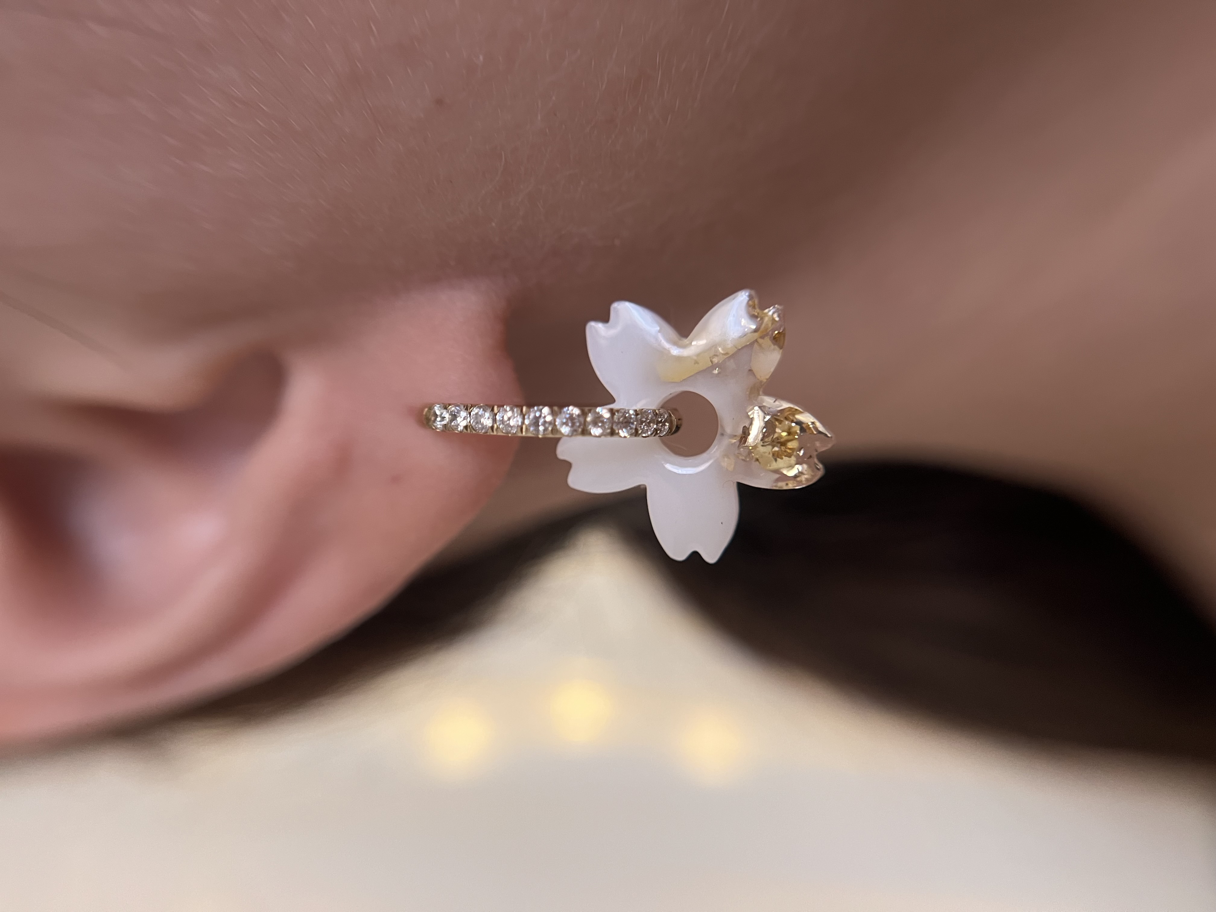 Sakura blanc et feuille d'or