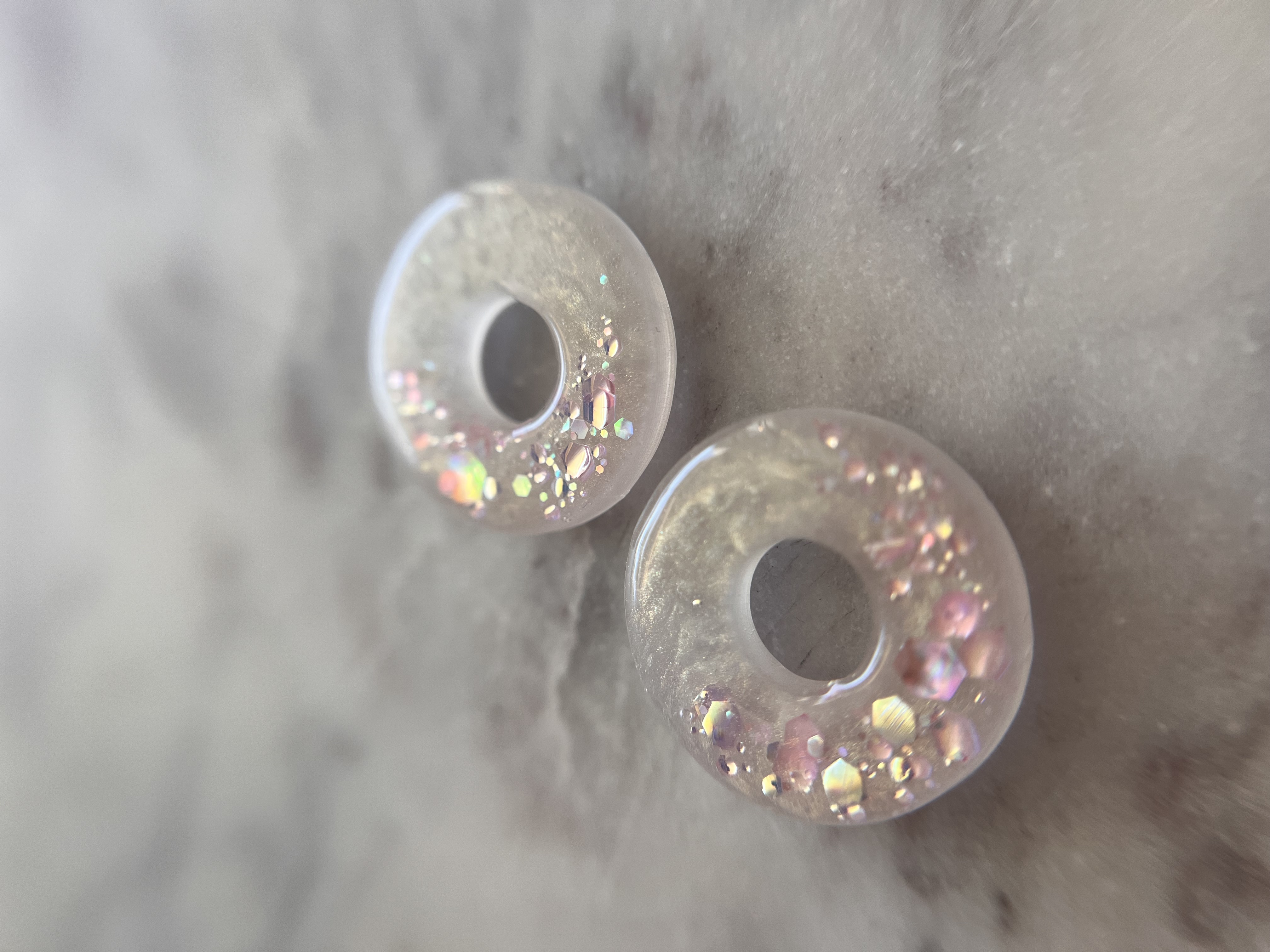 Louve blanc irisé avec paillettes 