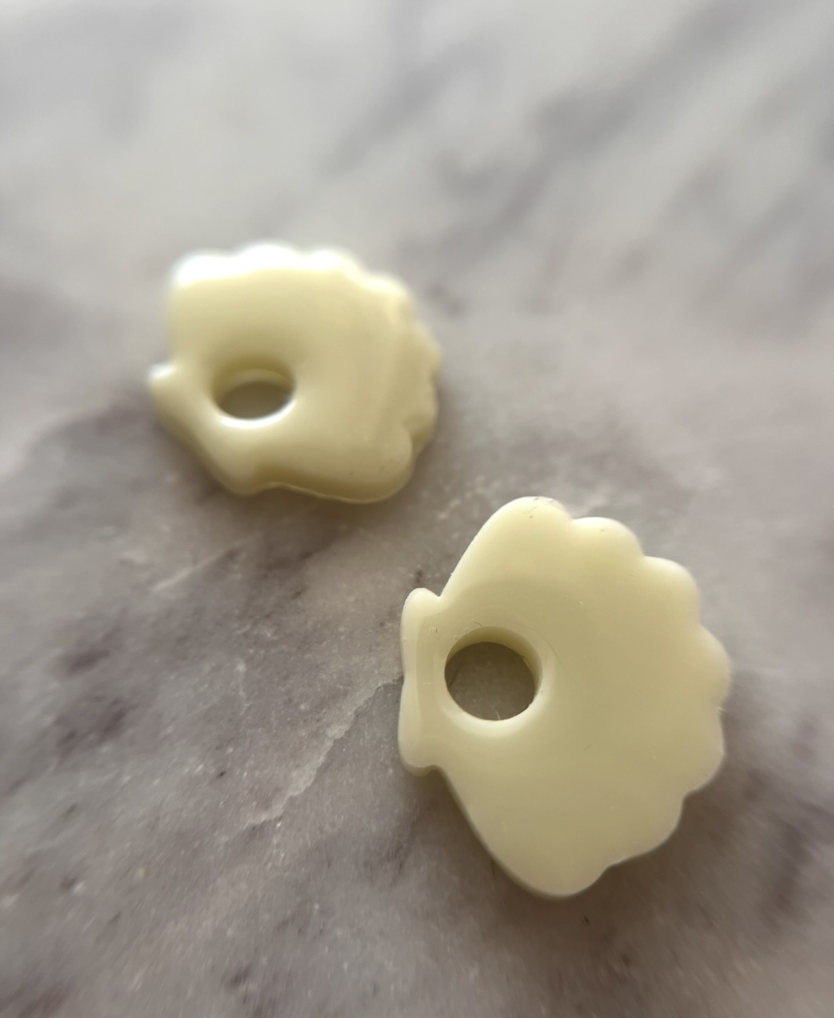Coquillage Jaune Pastel