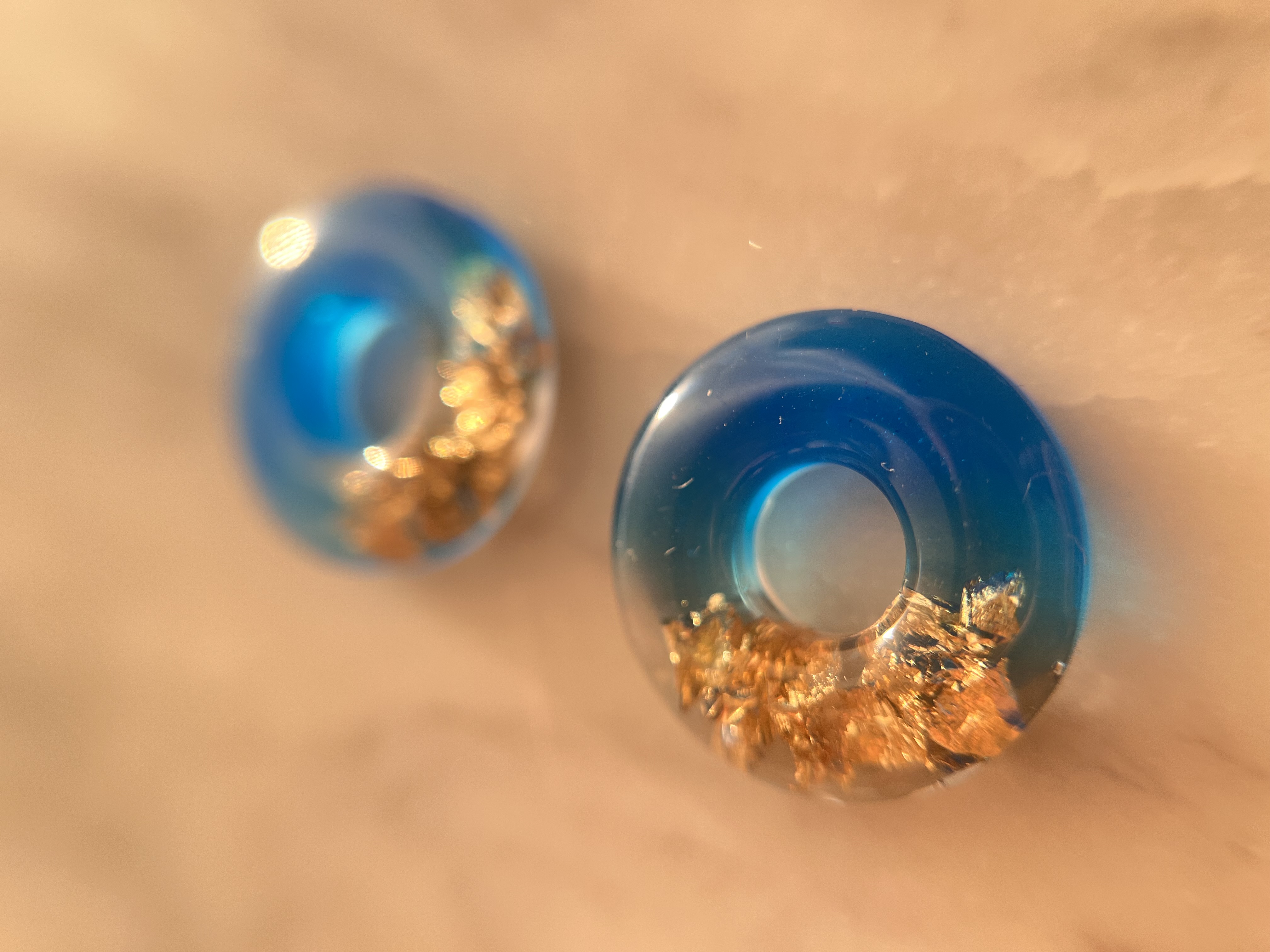 Louve bleu et feuille d'or