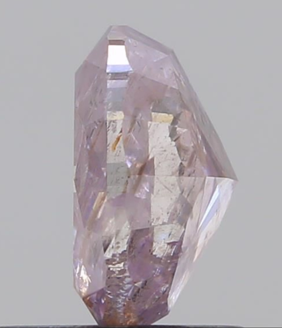 Diamant naturel fancy pink ovale