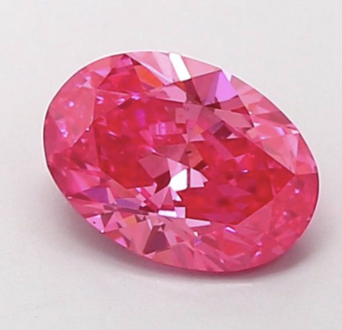 Diamant synthétique fancy vived pink
