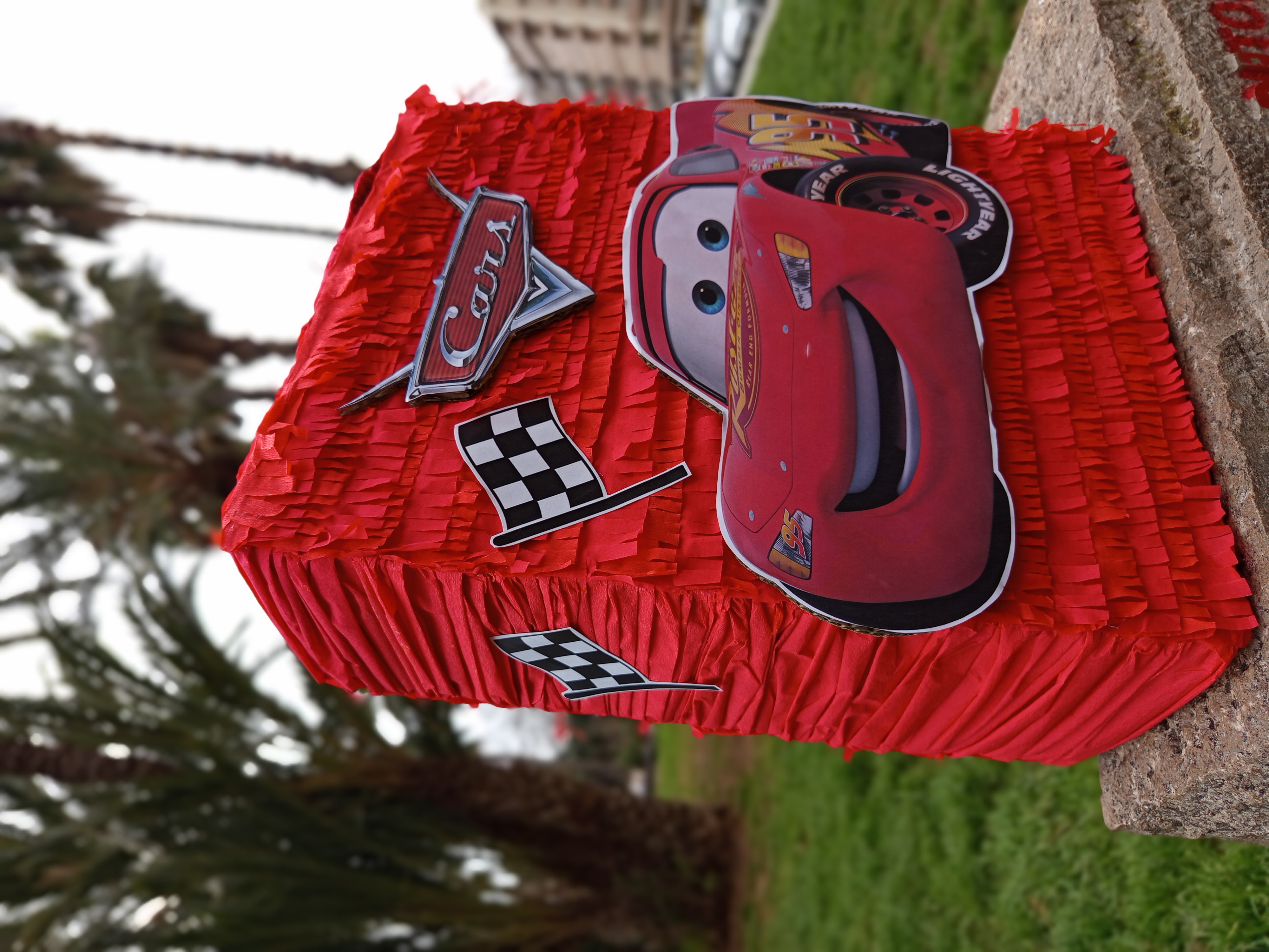 Piñata de Cars 40x30cm