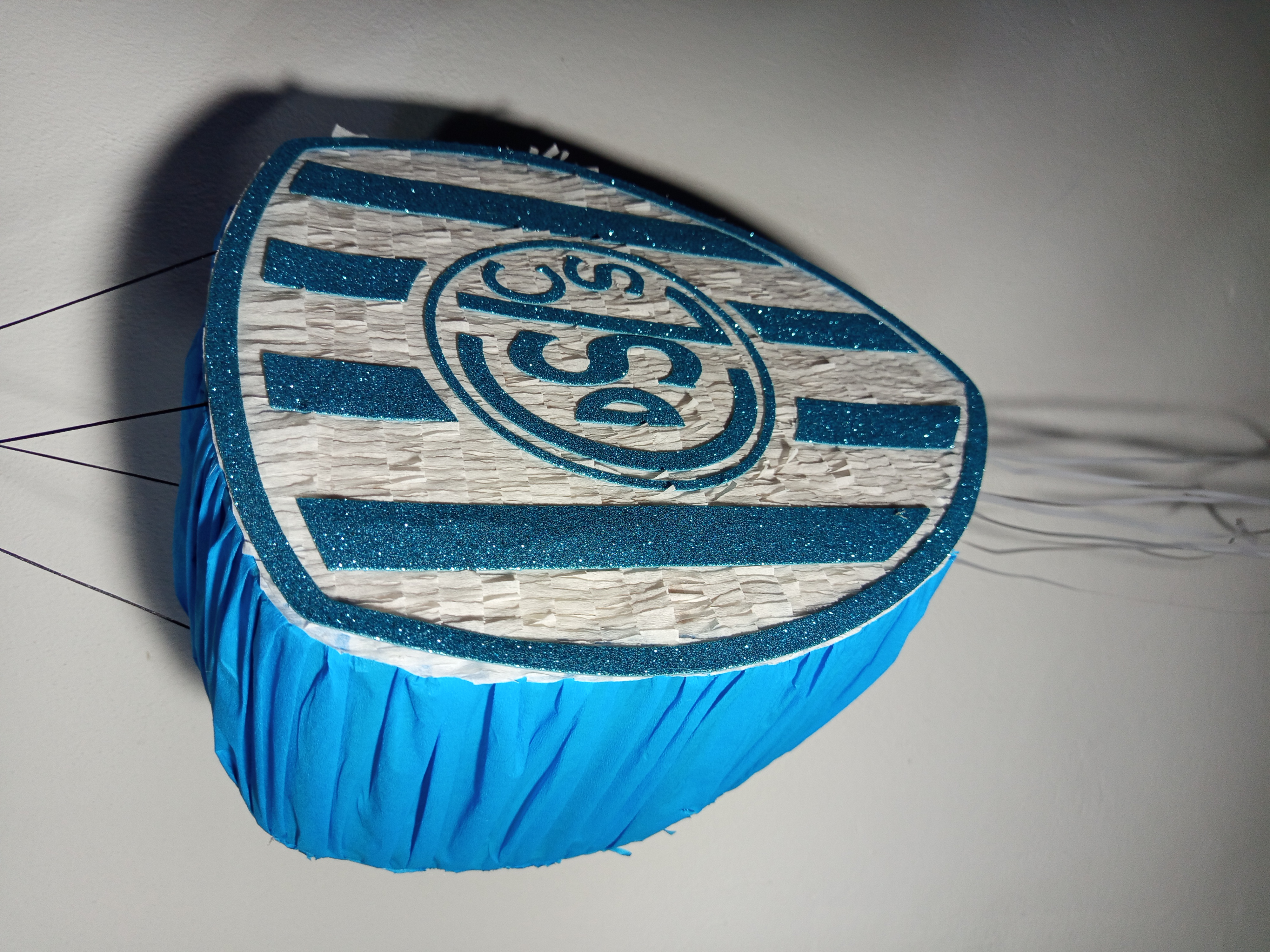 Piñata de escudo deportivo