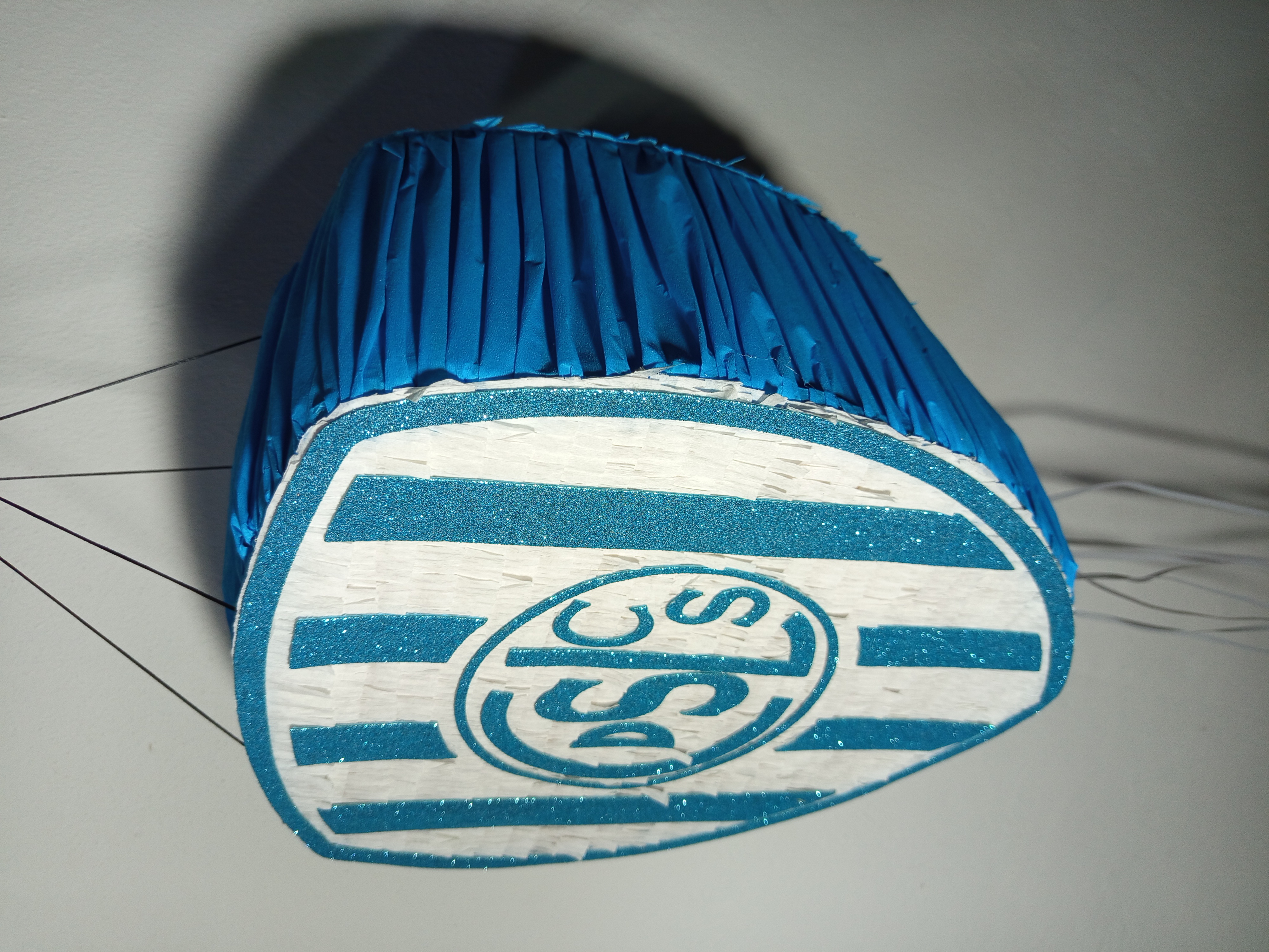 Piñata de escudo deportivo