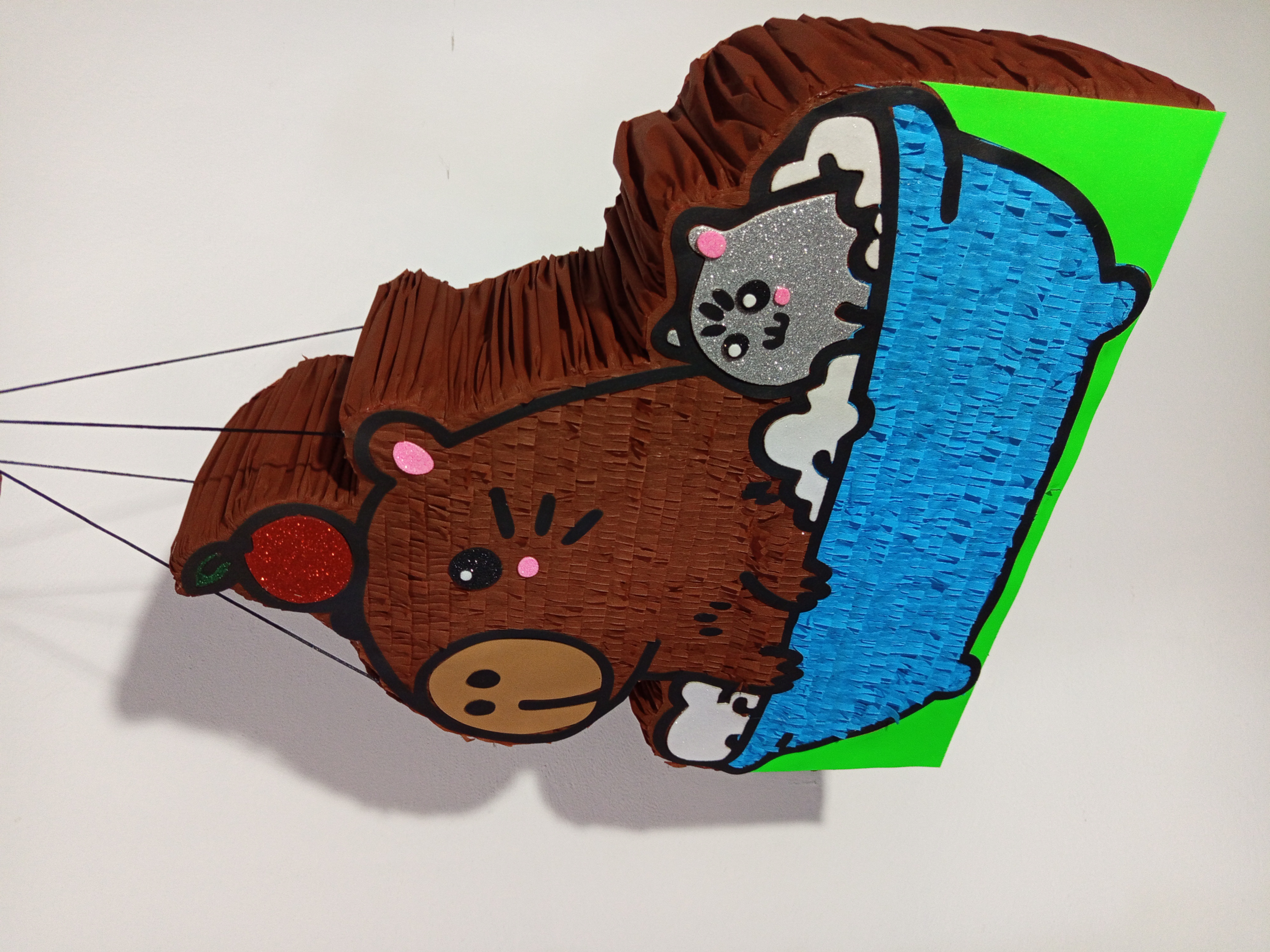 Piñata de capibara y gato