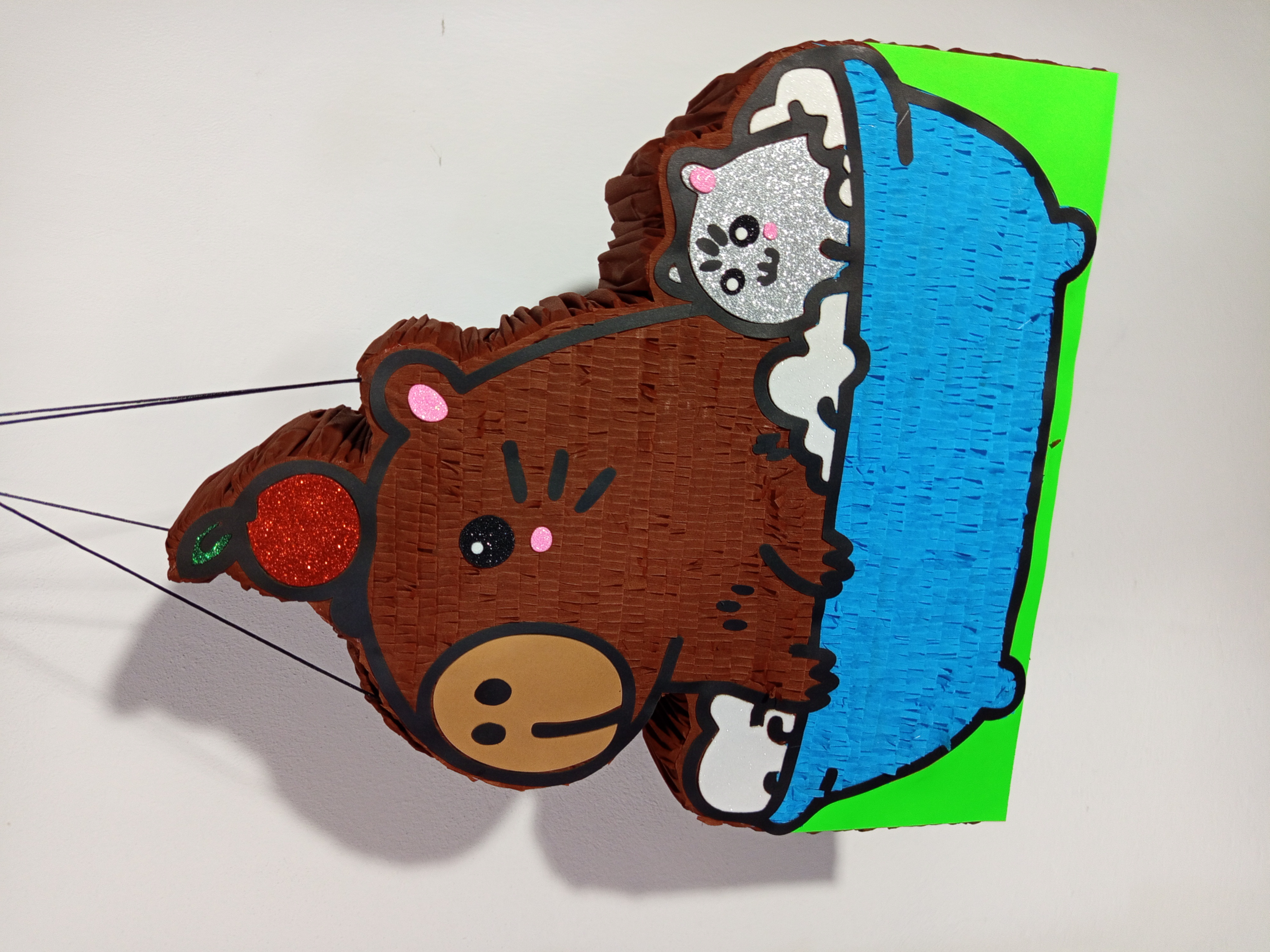 Piñata de capibara y gato