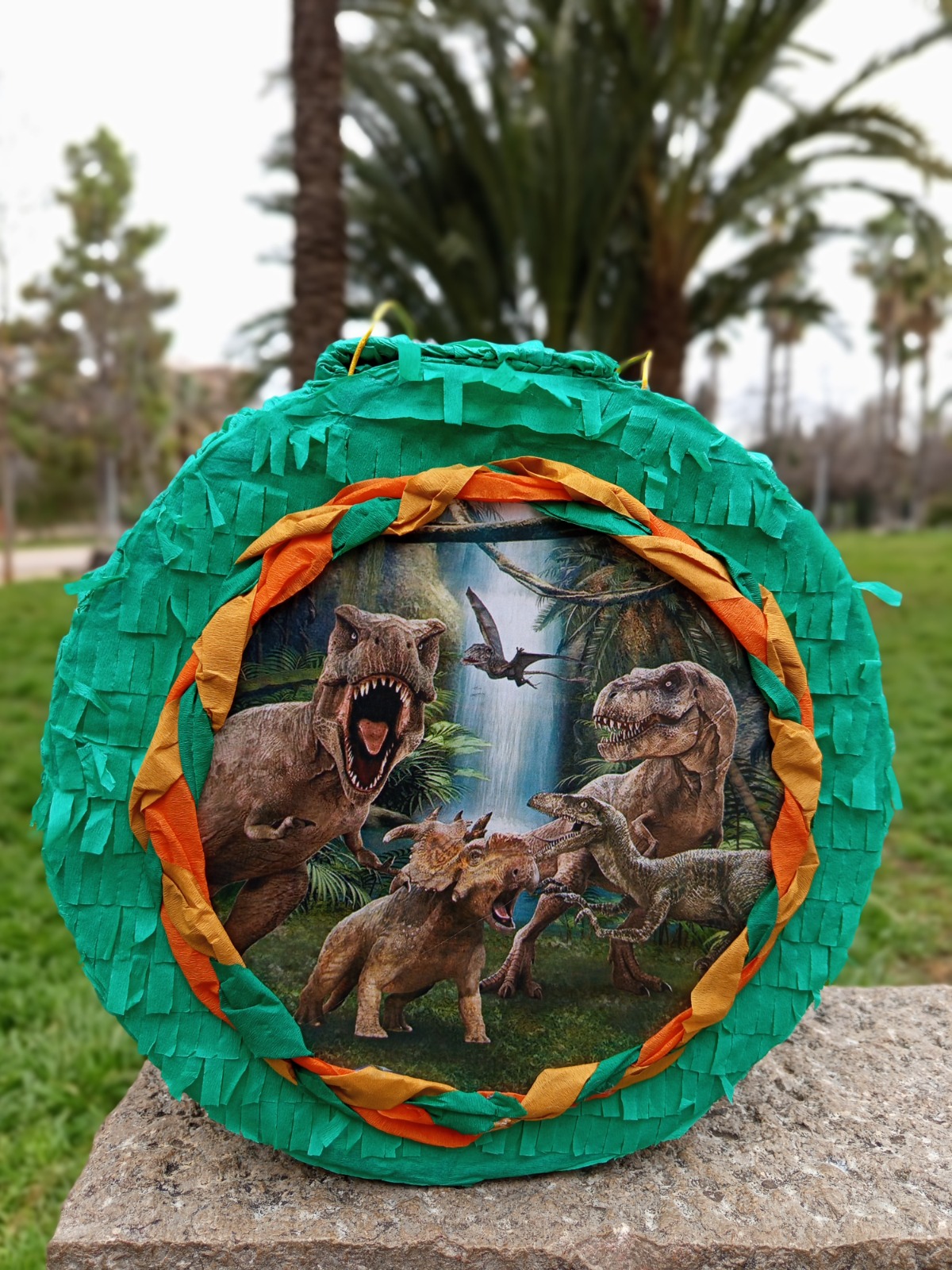 PIÑATA CIRCULAR DINOSAURIOS JURASIC