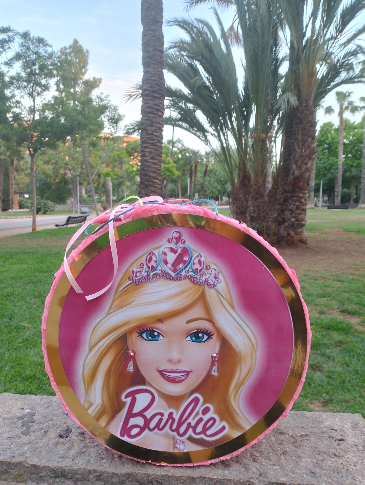 PIÑATA CIRCULAR DE BARBIE 2