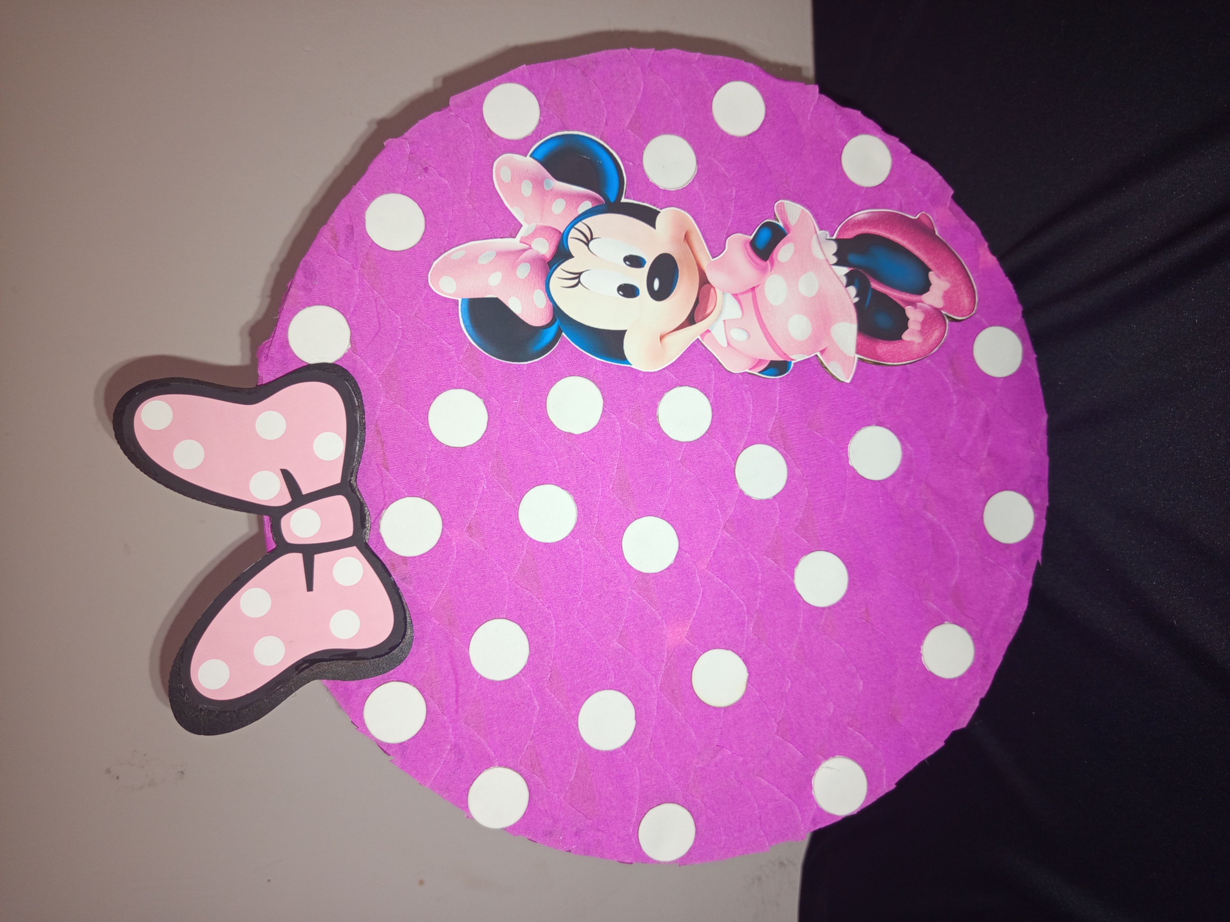 Piñata de Minnie Mouse circular