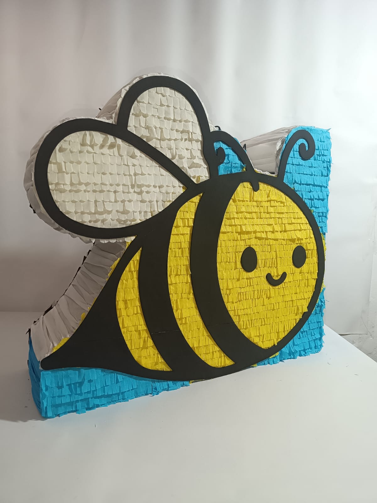 Piñata de abejita 50cm