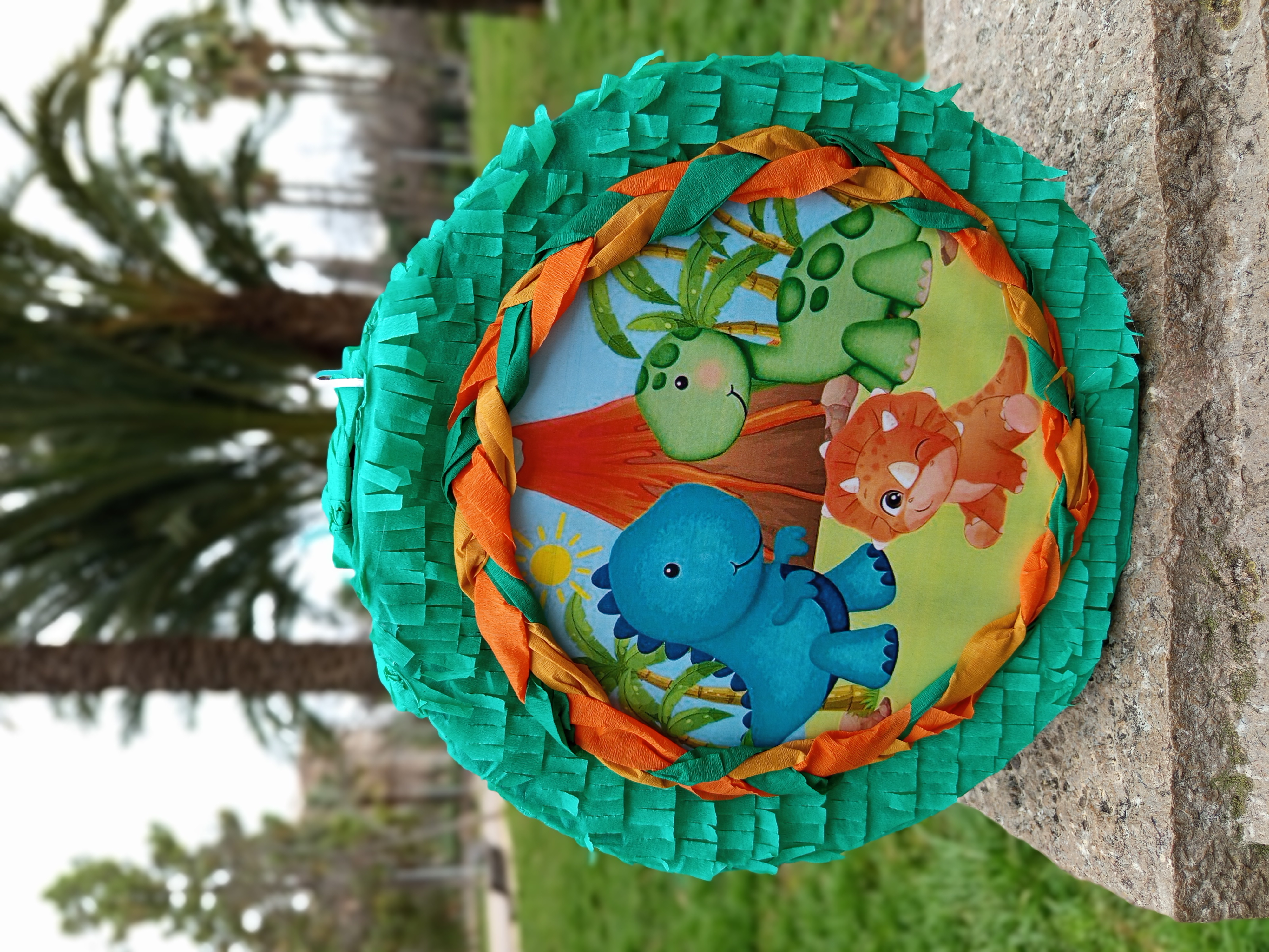 Piñata de dinosaurios bebes 40cm