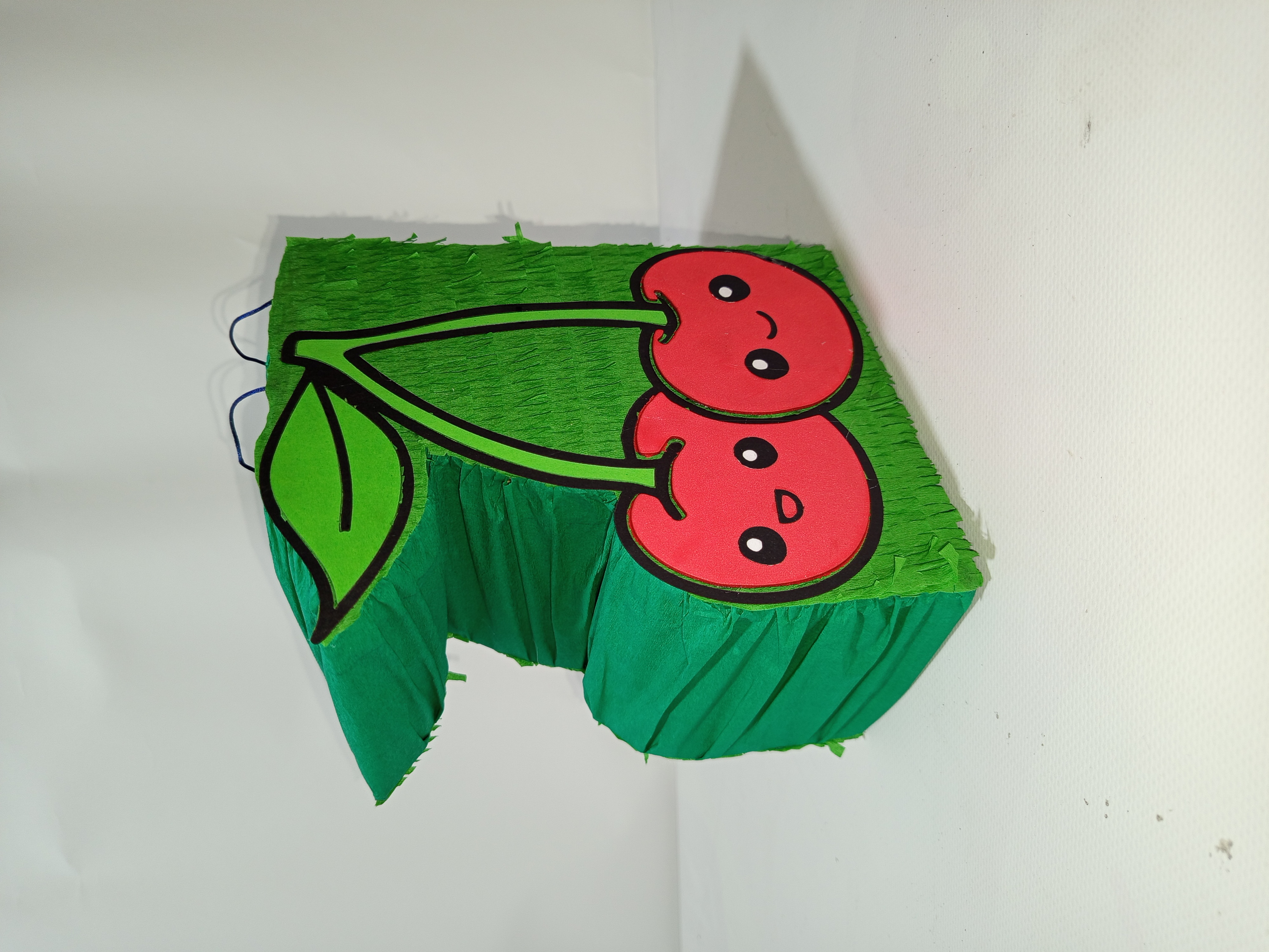 Mini Piñata de Cerezas