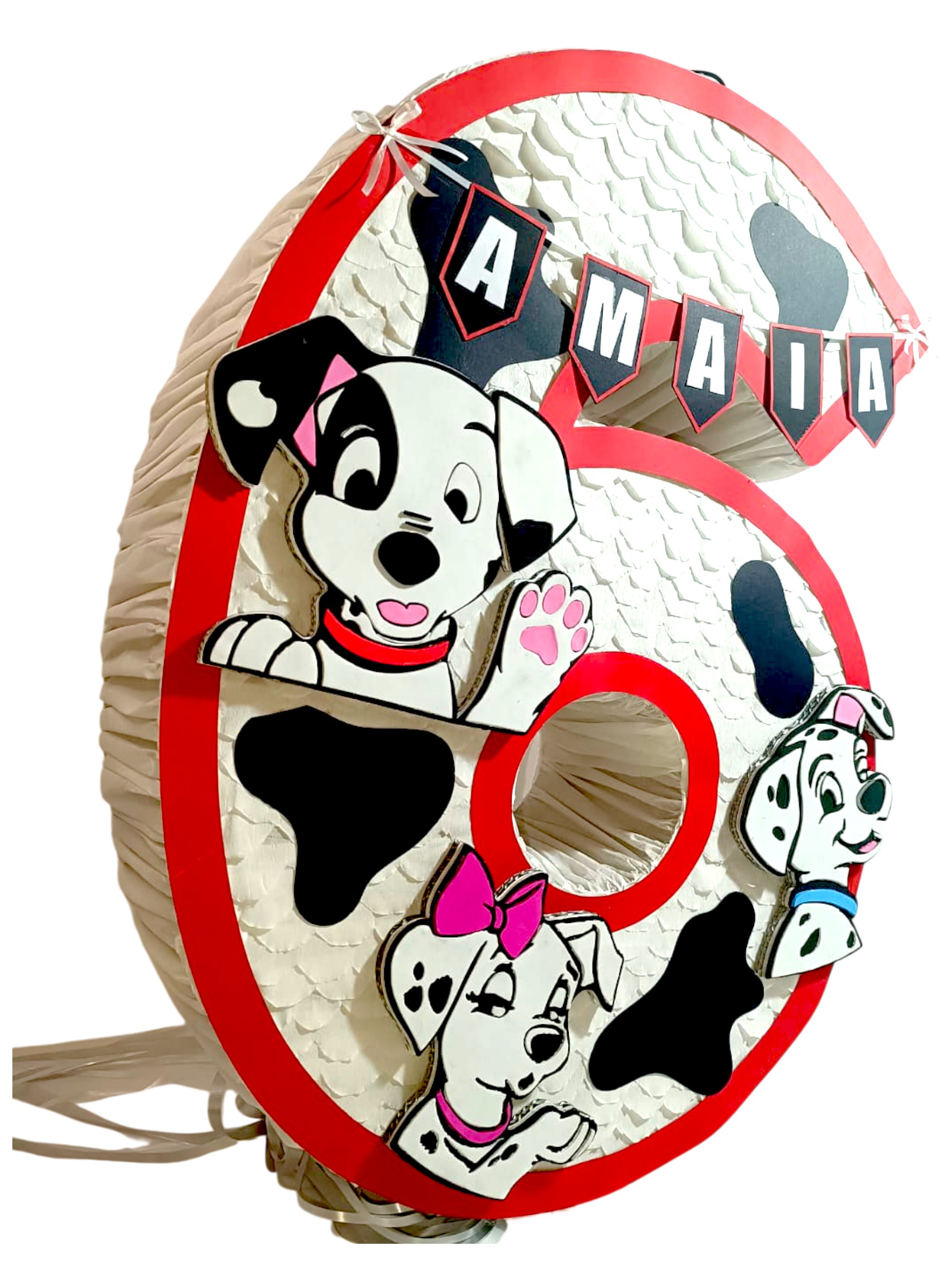 Piñata de número seis con temática de 101 dálmatas