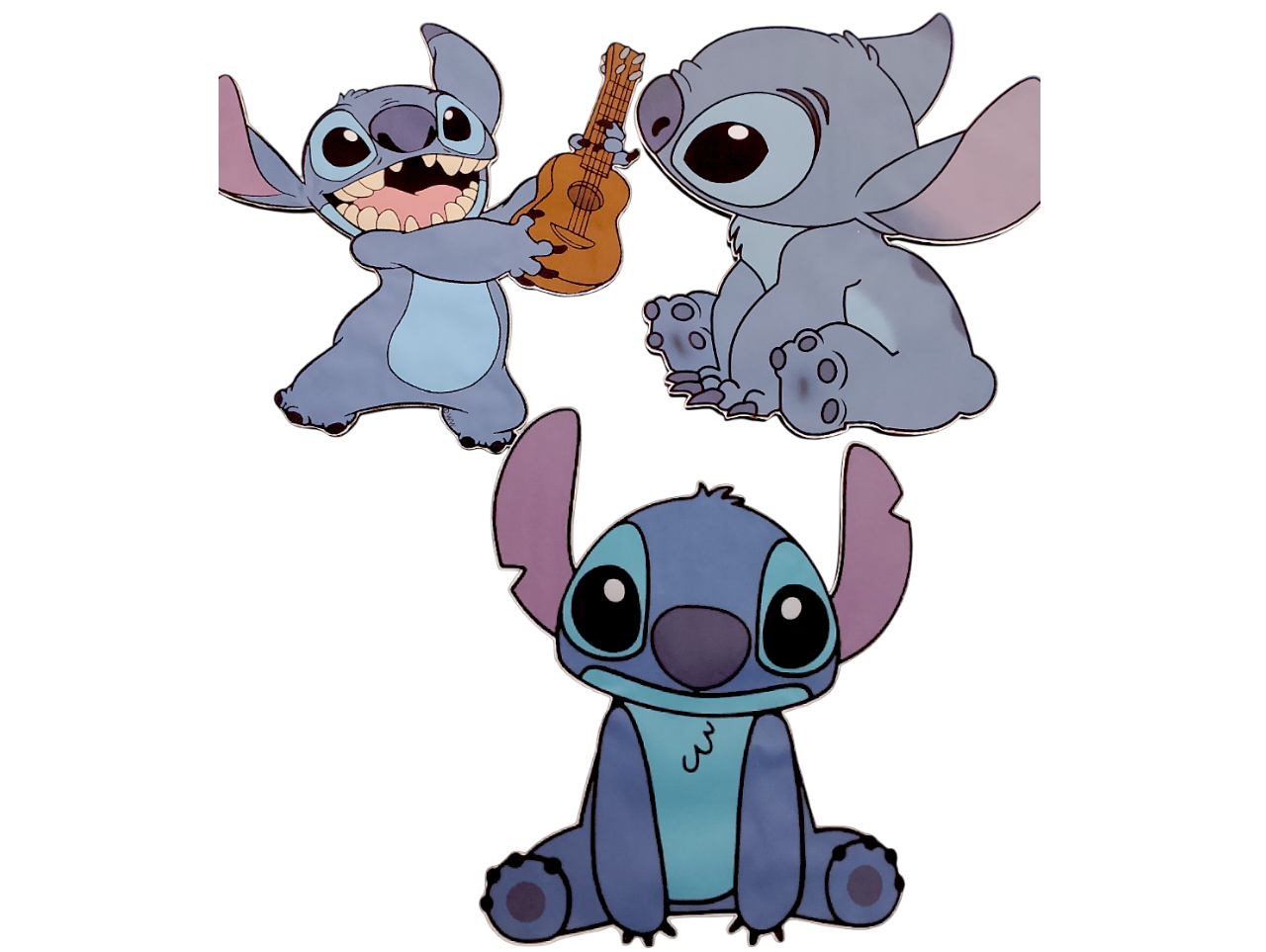 Tres figuras de Stich con base de Carton