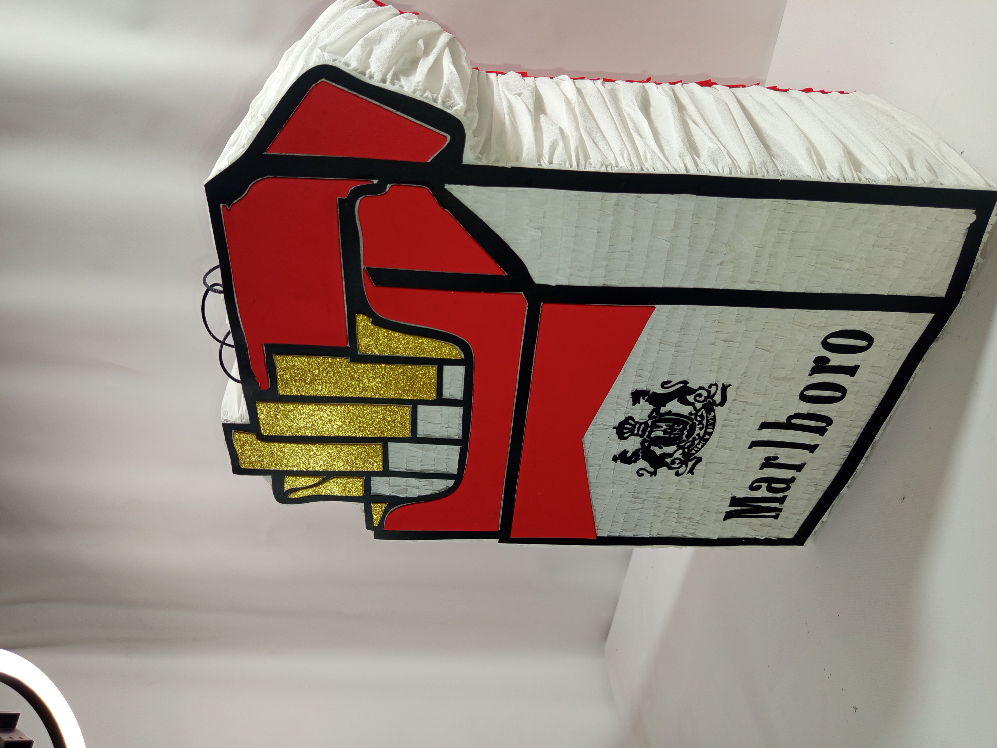 Piñata Marlboro