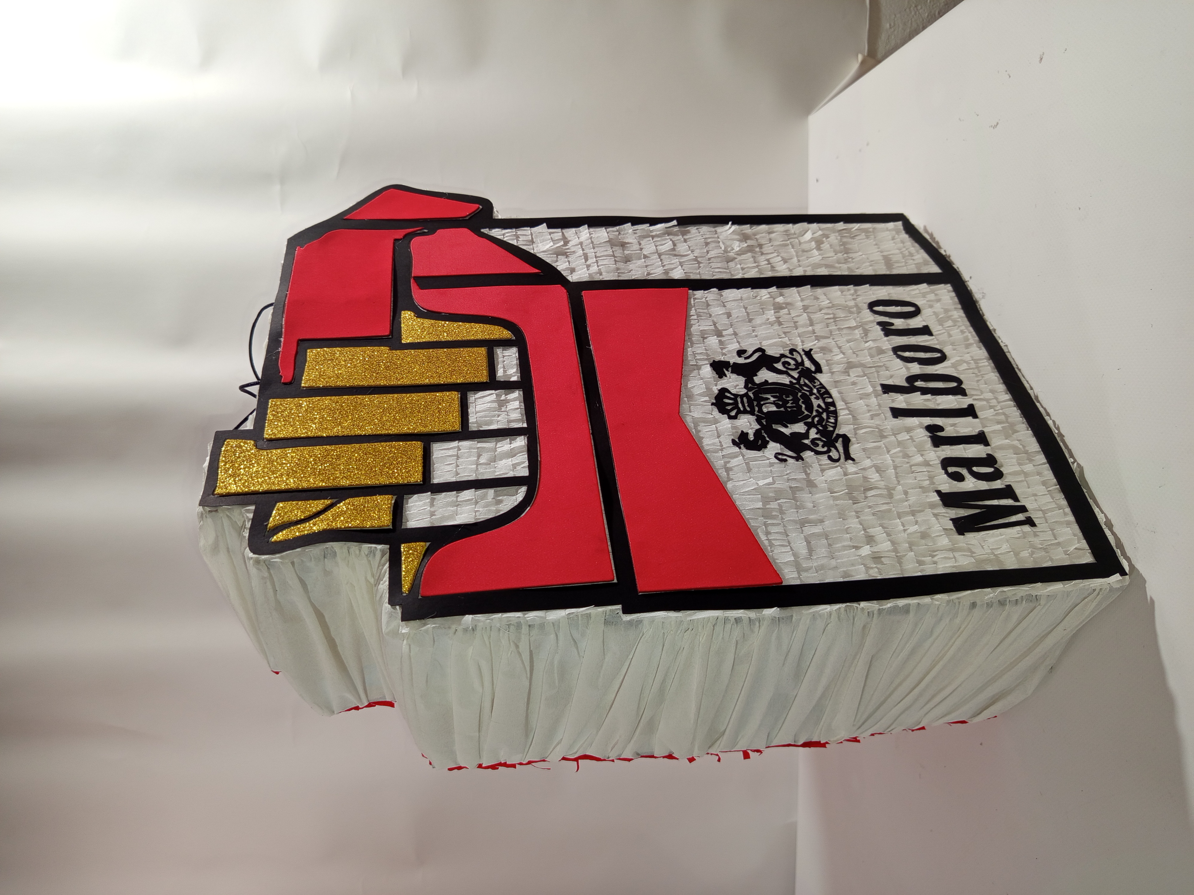 Piñata Marlboro