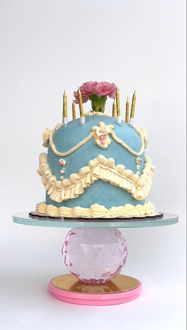 Vintage Style Cake