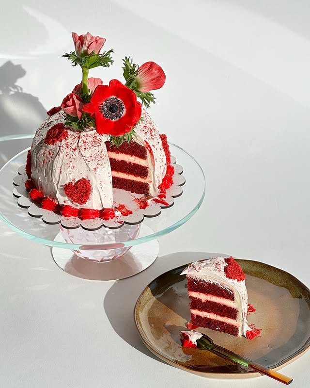 Floral Cake with Edible Moss (Fluffy Dots)