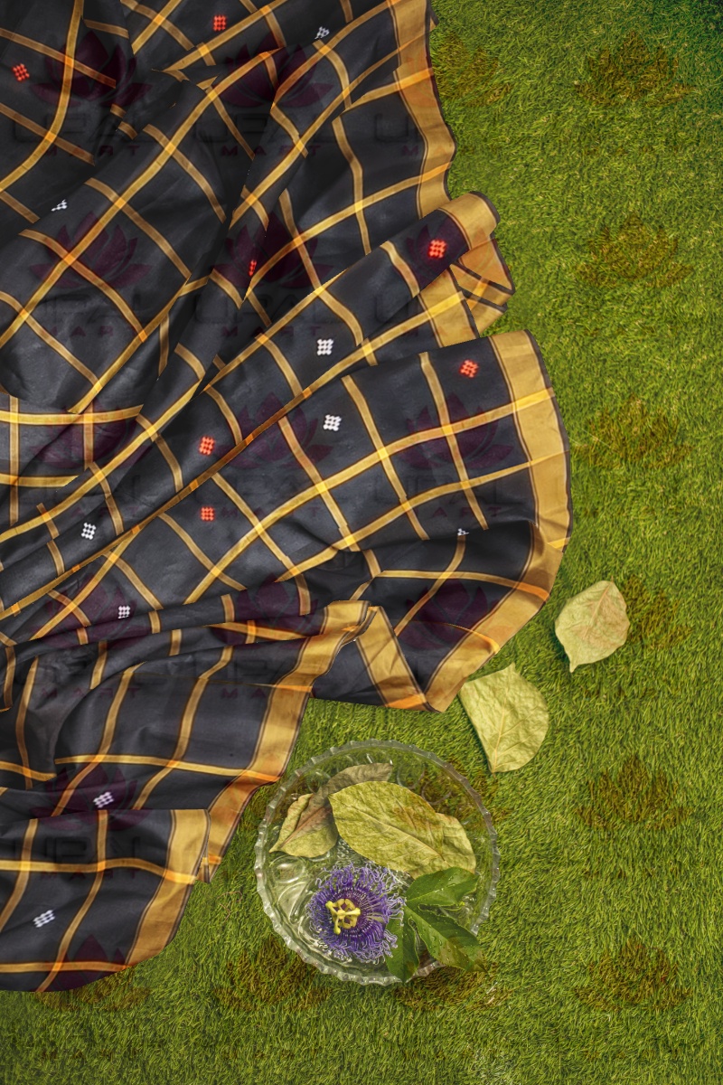 Traditional Black & Golden Checkered Lumang Futa Kacha