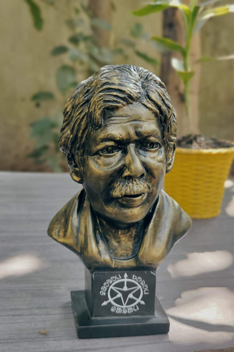 Guru Gonke Raghunath Murmu Statue