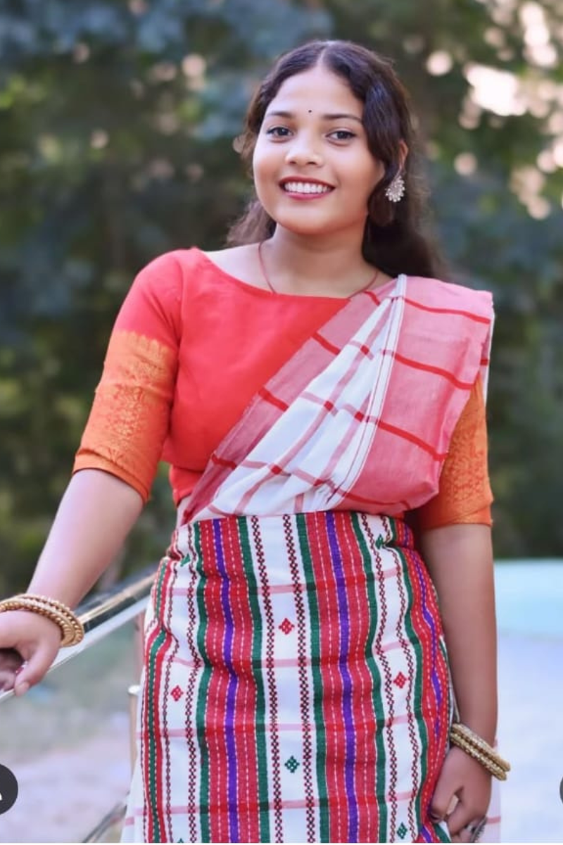 Elegant Red and White Handloom Lumang Fhuta Saree