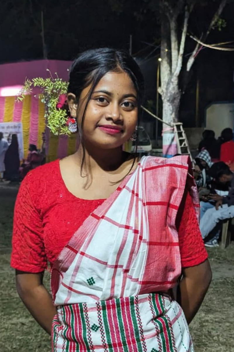 Elegant Red and White Handloom Lumang Fhuta Saree