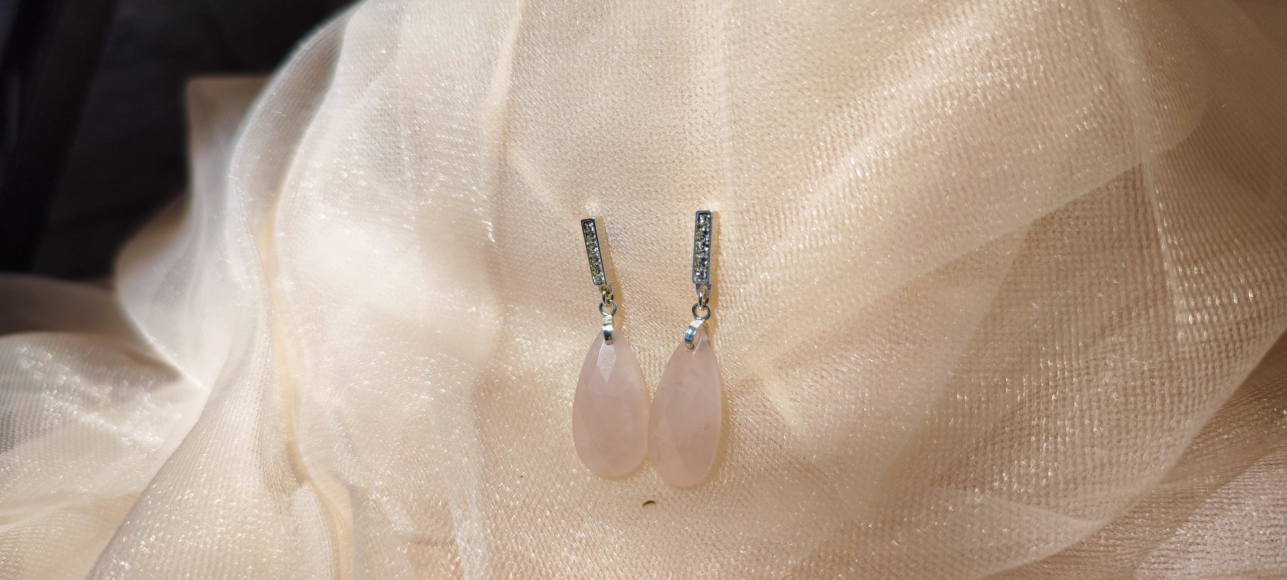 Pendientes lágrimas de cuarzo rosa