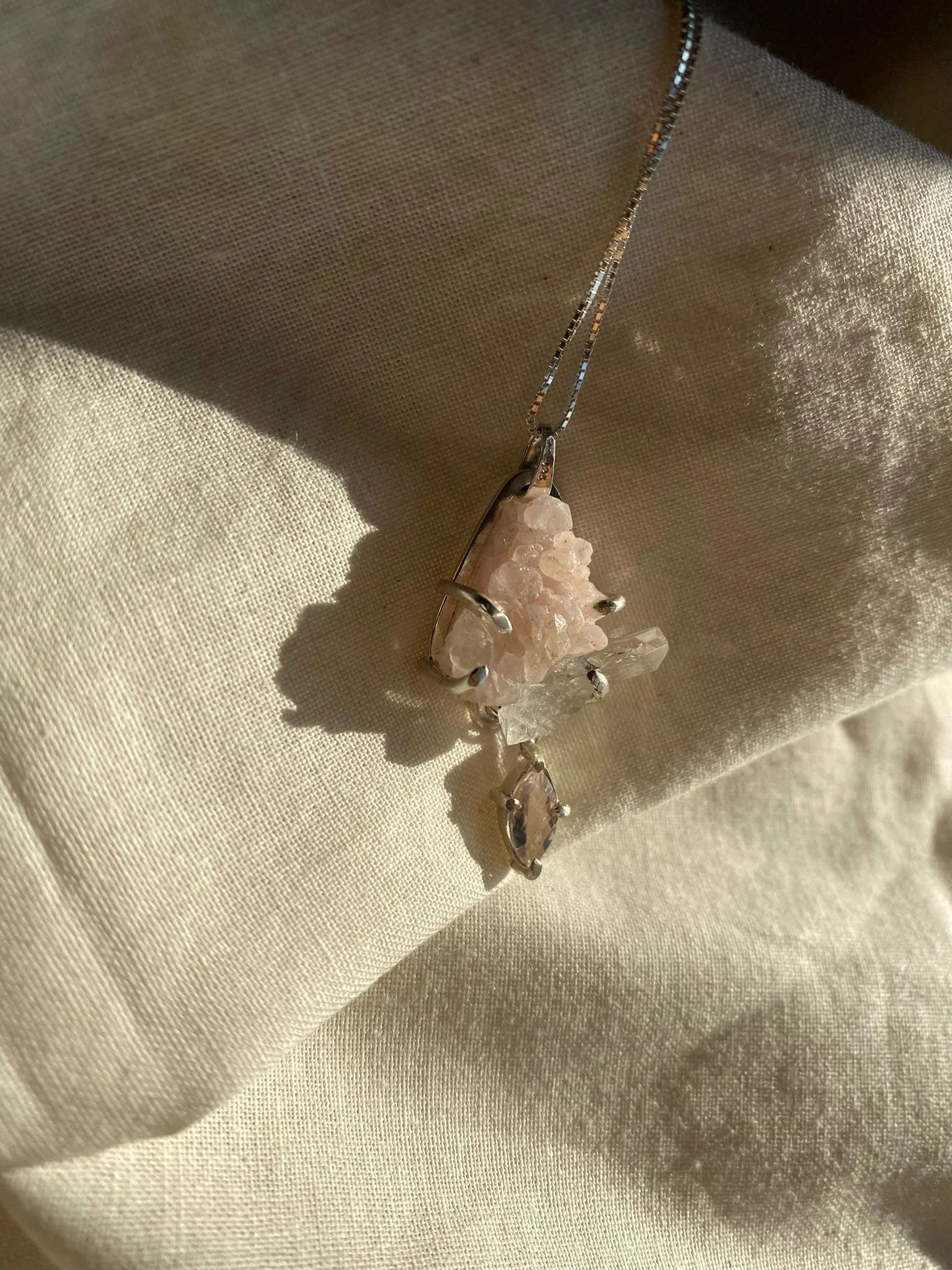 Colgante cuarzo rosa y herkimer
