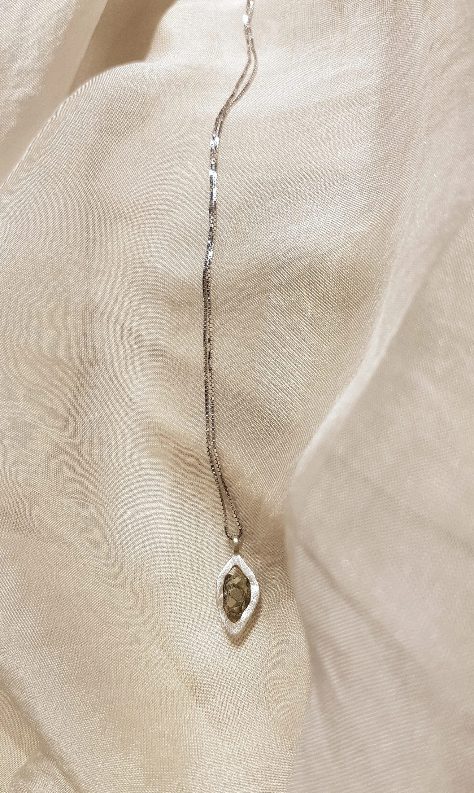 Colgante de Plata Código de la Virgen 3