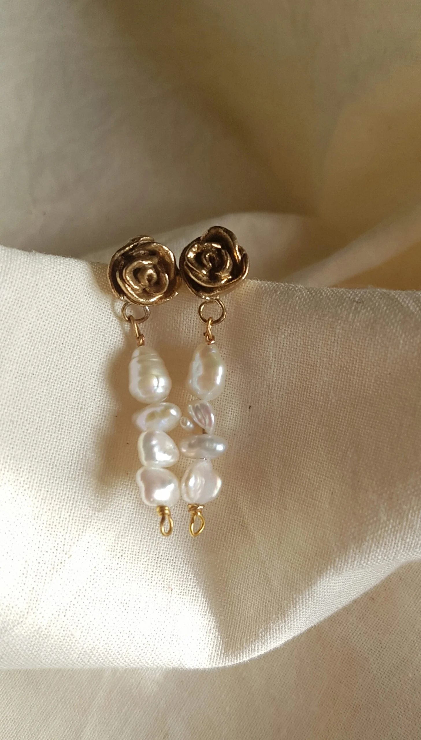 Pendientes rosa pequeña R4 dorados