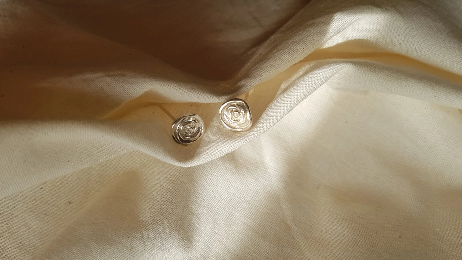 Pendientes botones de rosa pequeña R7