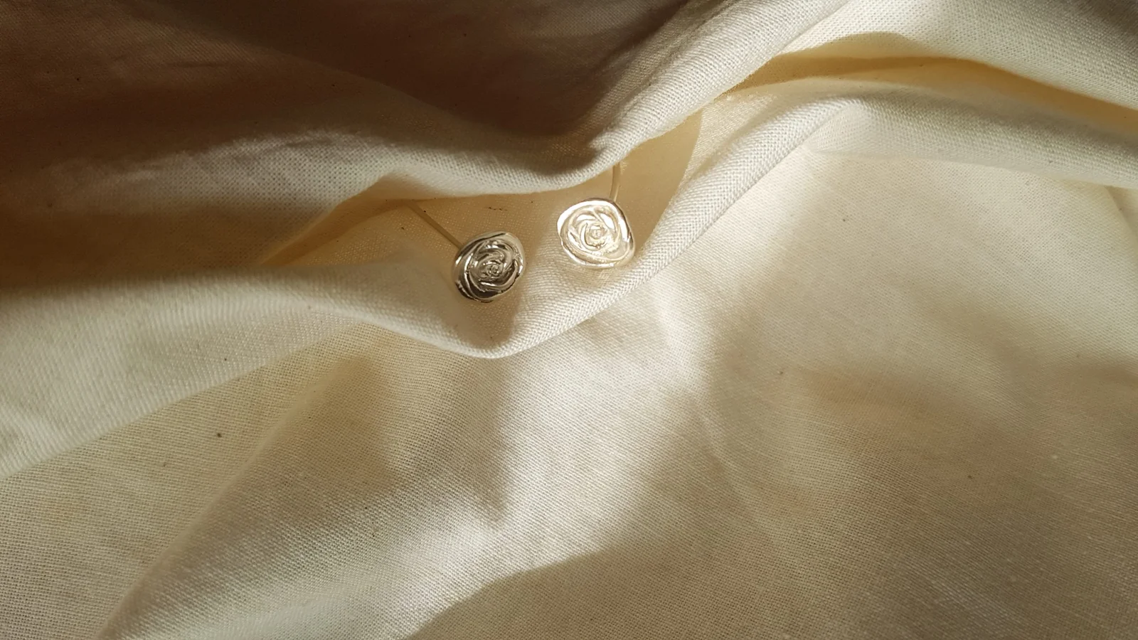 Pendientes botones de rosa pequeña R7