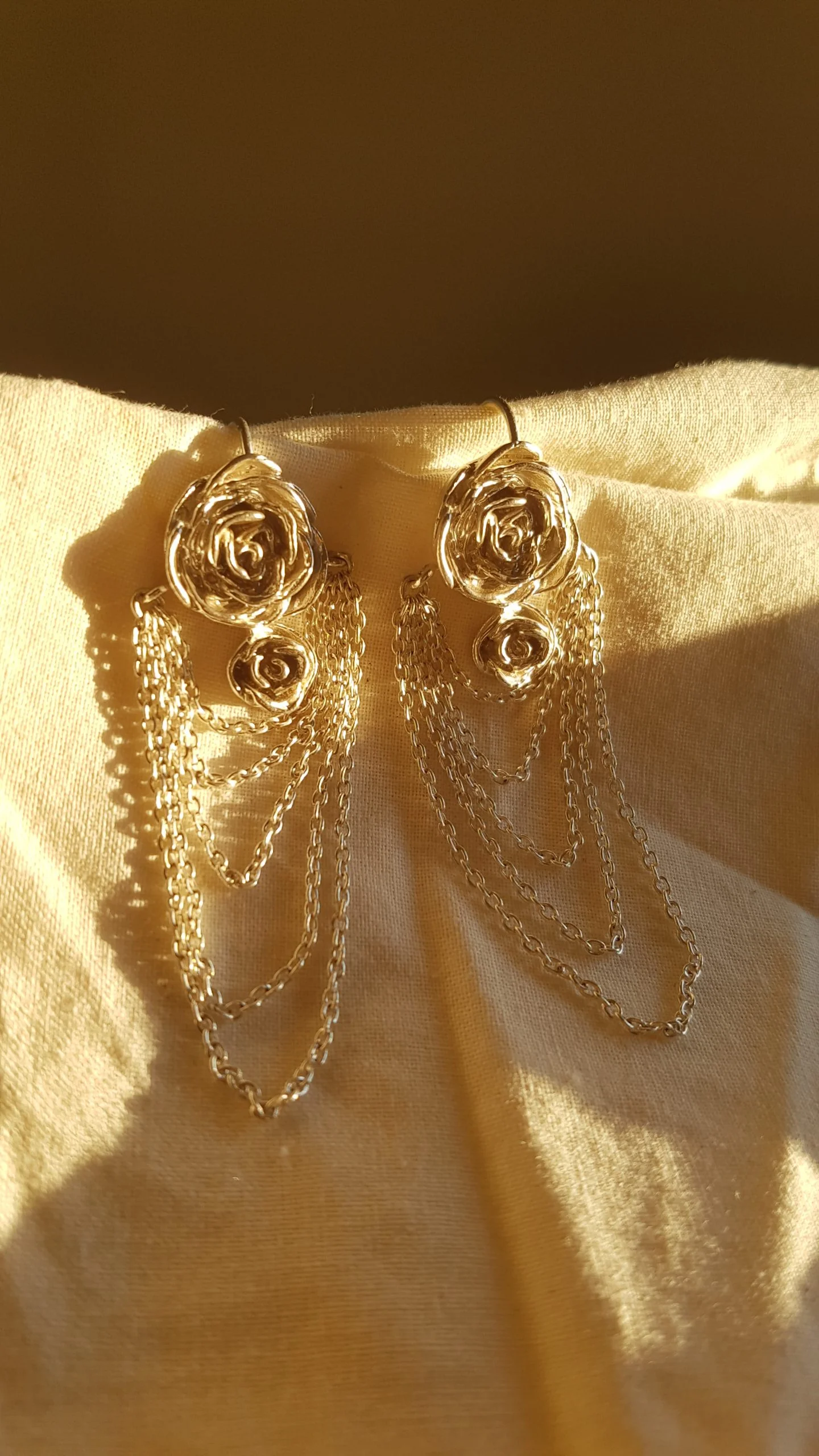 Pendientes largos con Rosas y cadenas