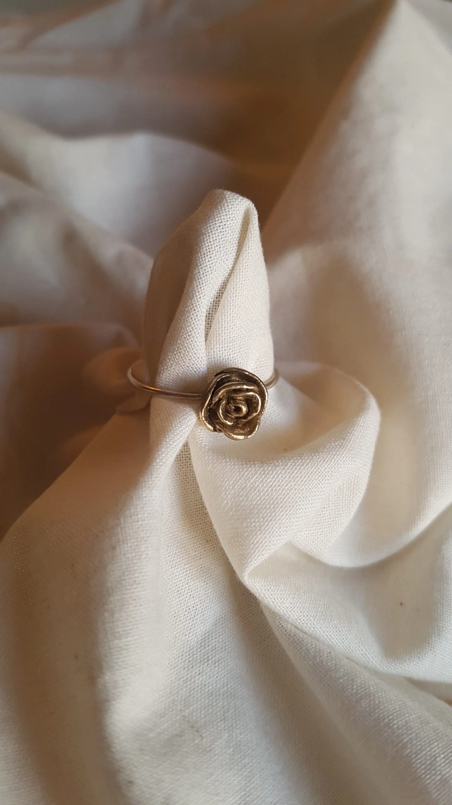 Anillo plata rosa pequeña R4 dorada