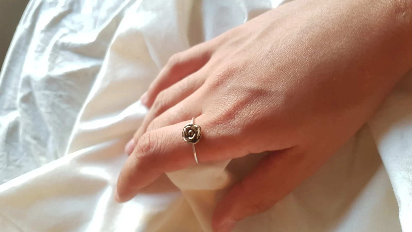 Anillo plata rosa pequeña R4 dorada