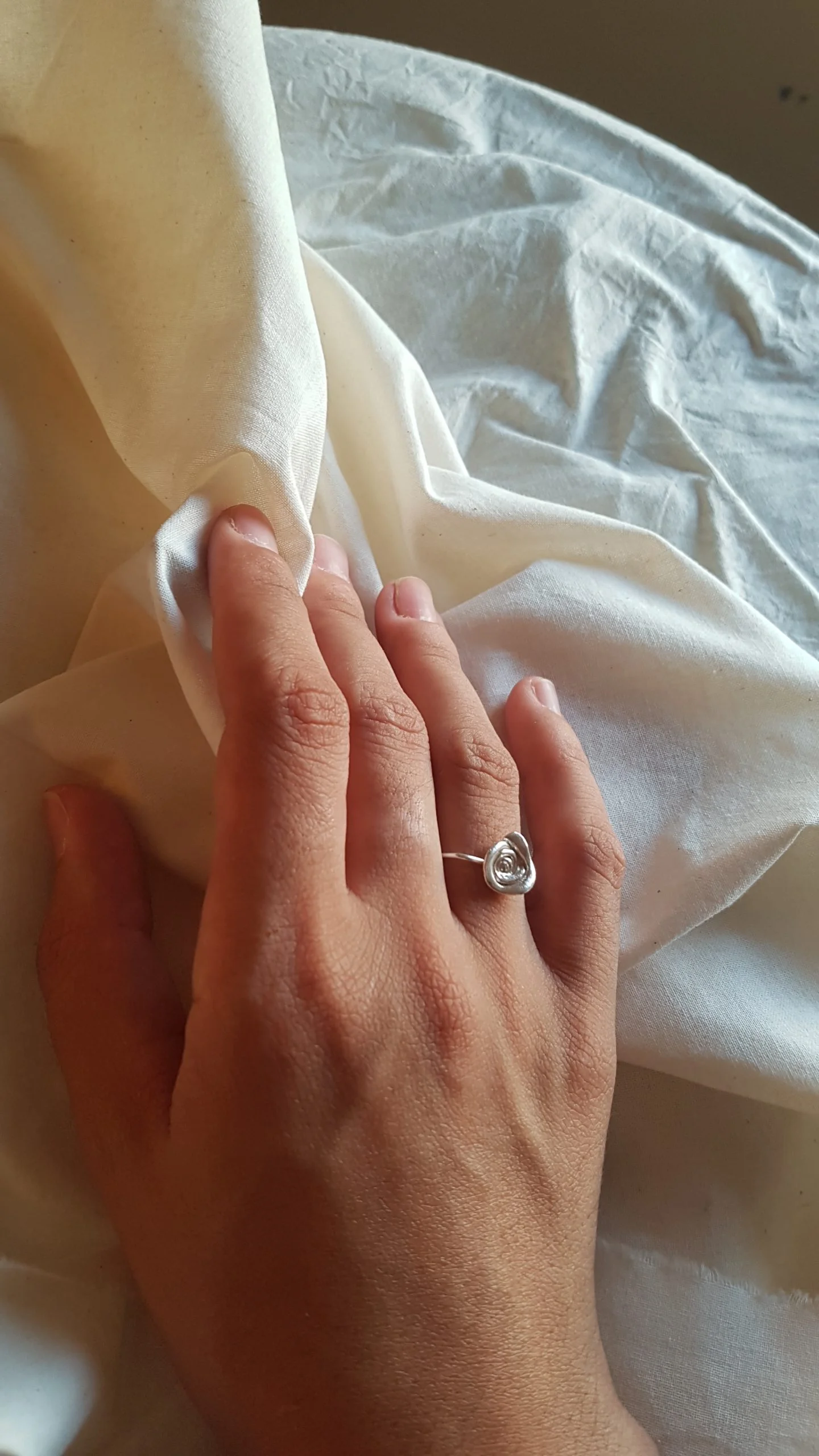 Anillo de plata rosita pequeña R9