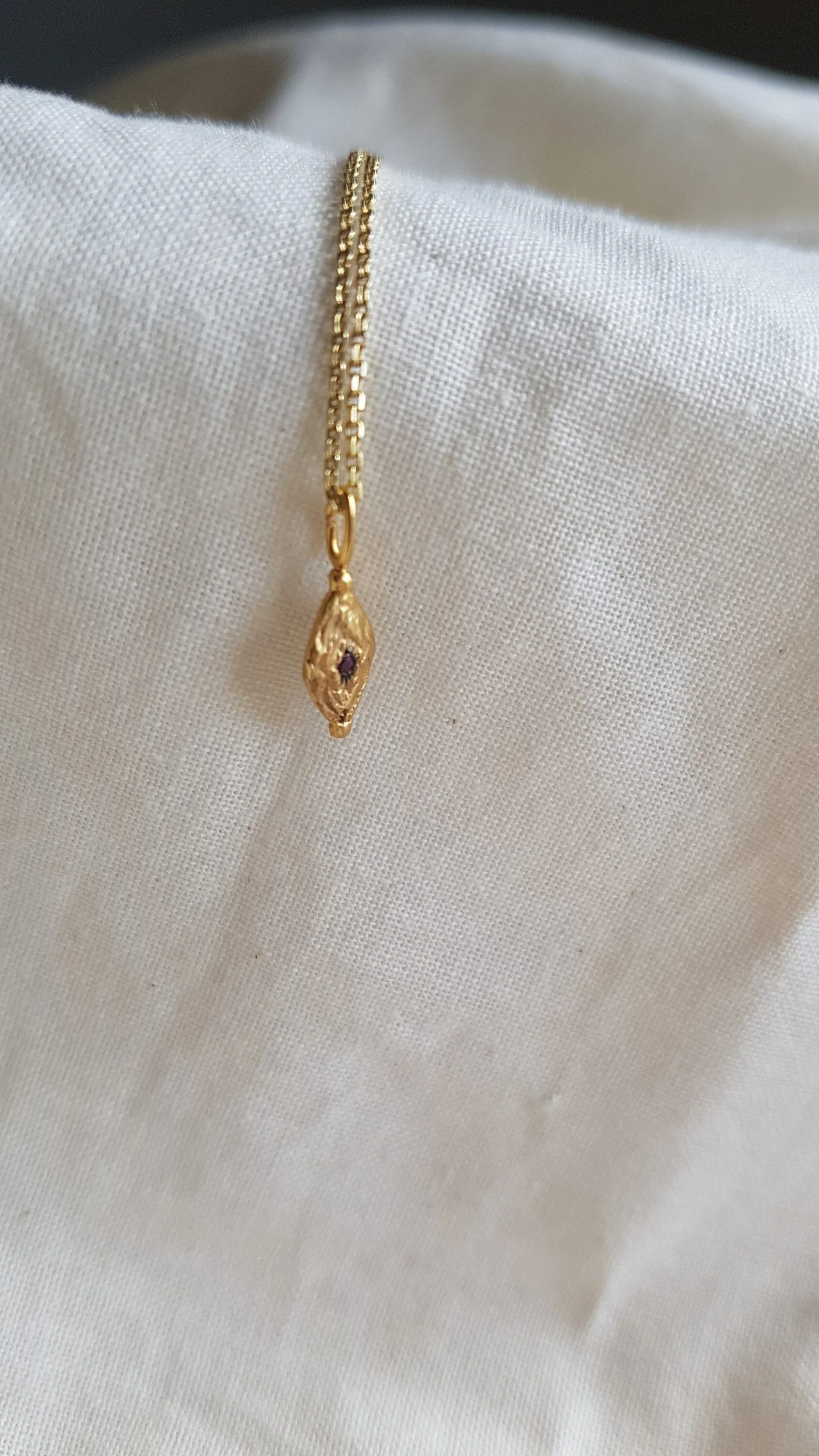 Código orgánico de la virgen 11 con rubí