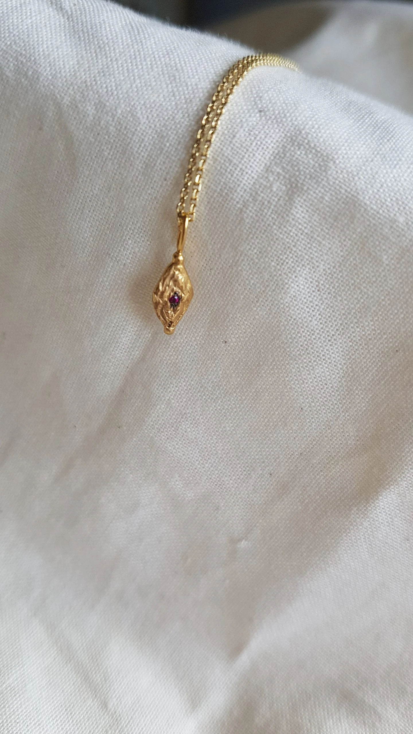 Código orgánico de la virgen 11 con rubí