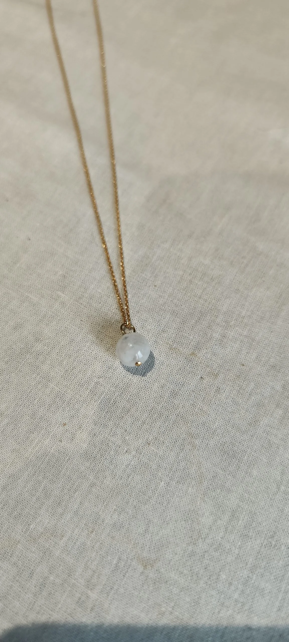 Colgante bola piedra luna 