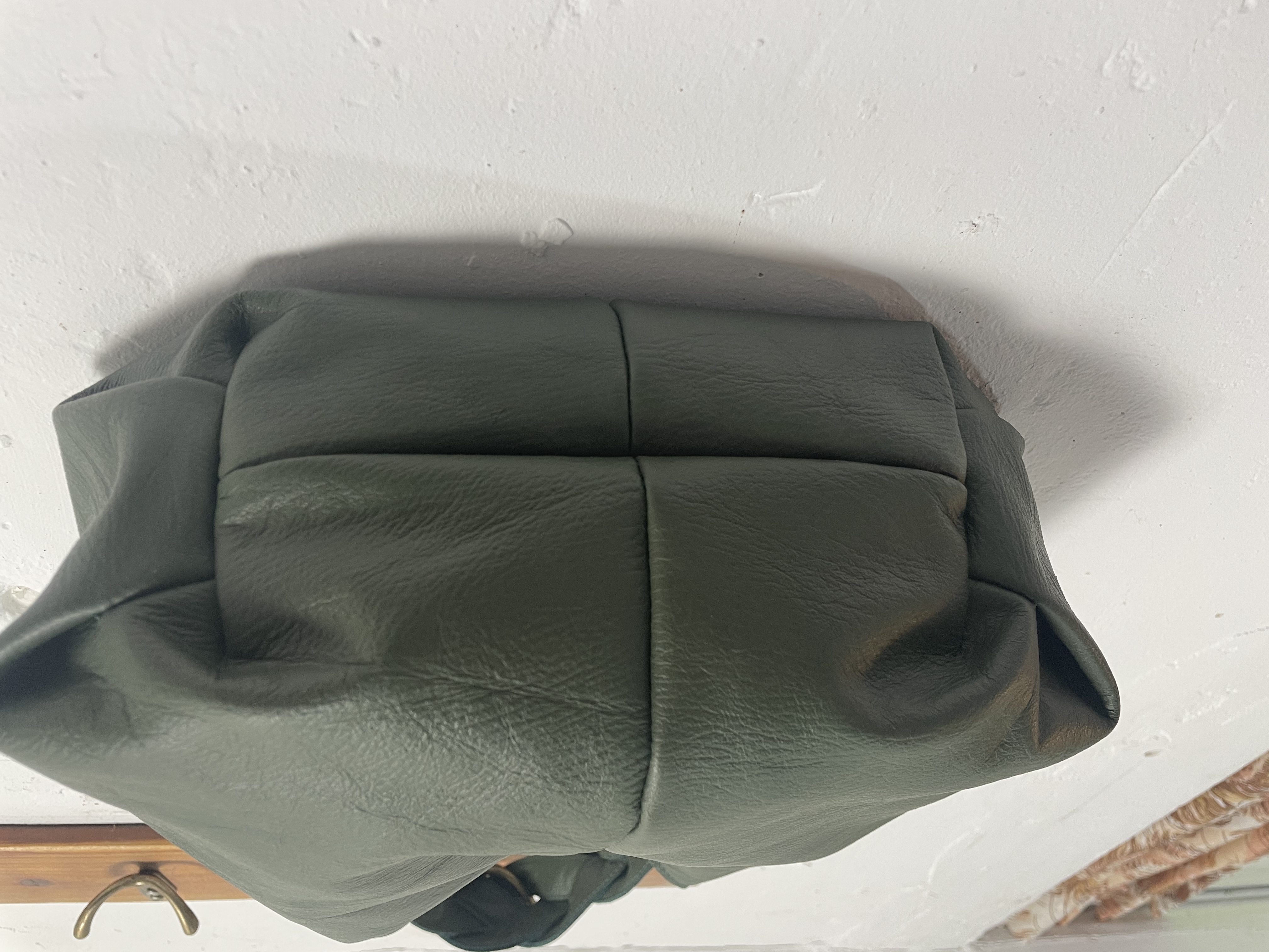 Sac cabas en cuir avec l'anse tressée 