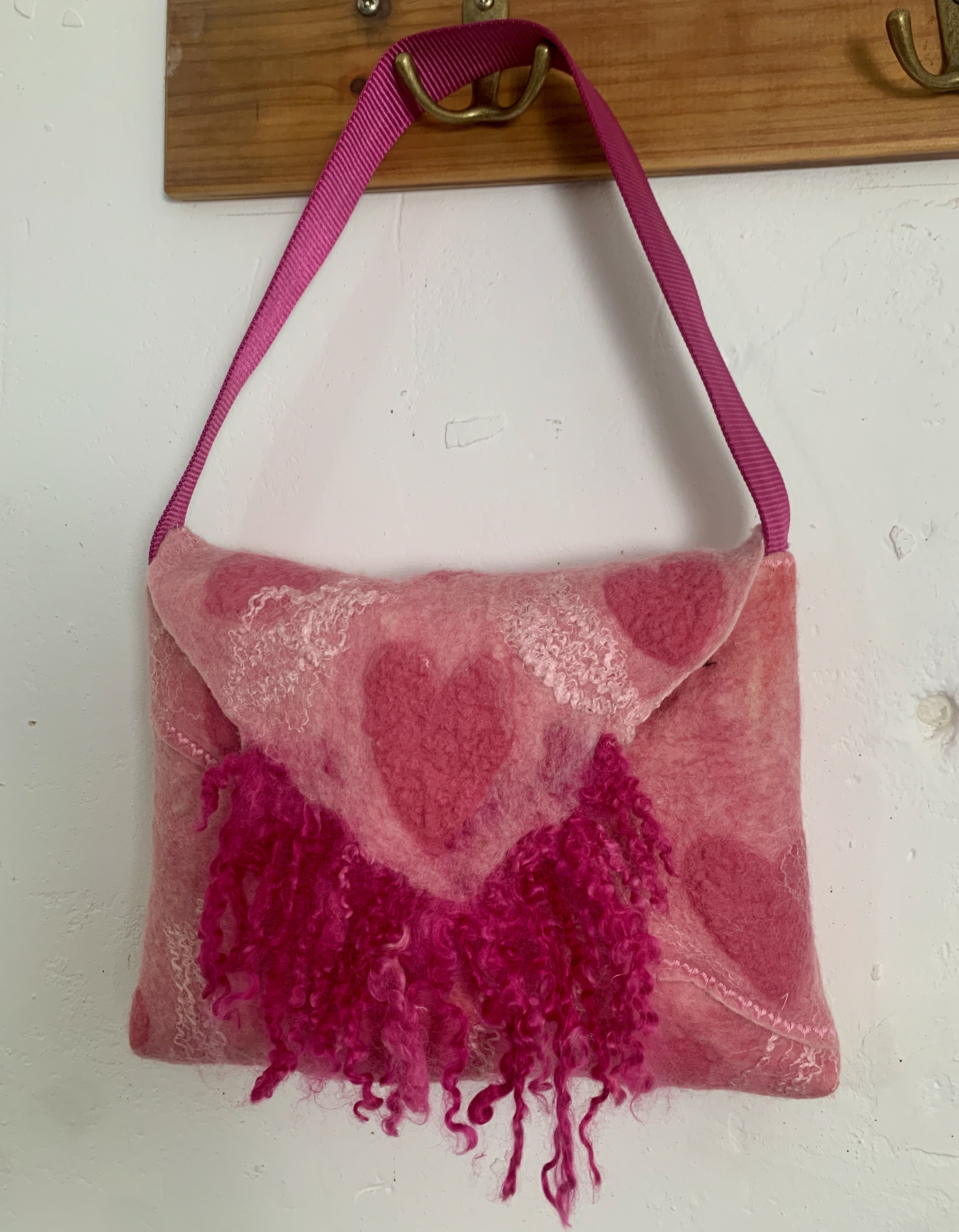 Sac d'épaule feutré rose