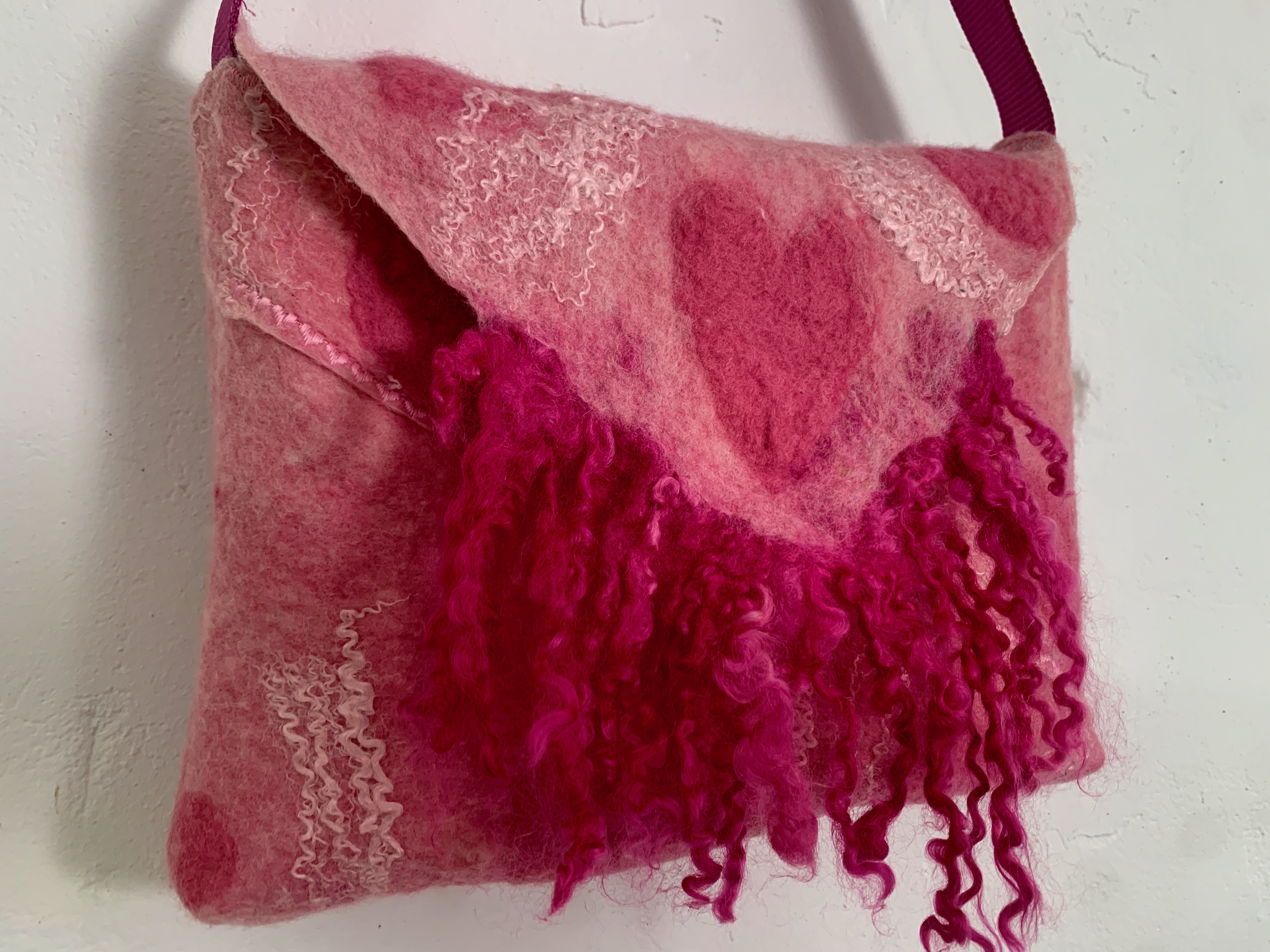 Sac d'épaule feutré rose