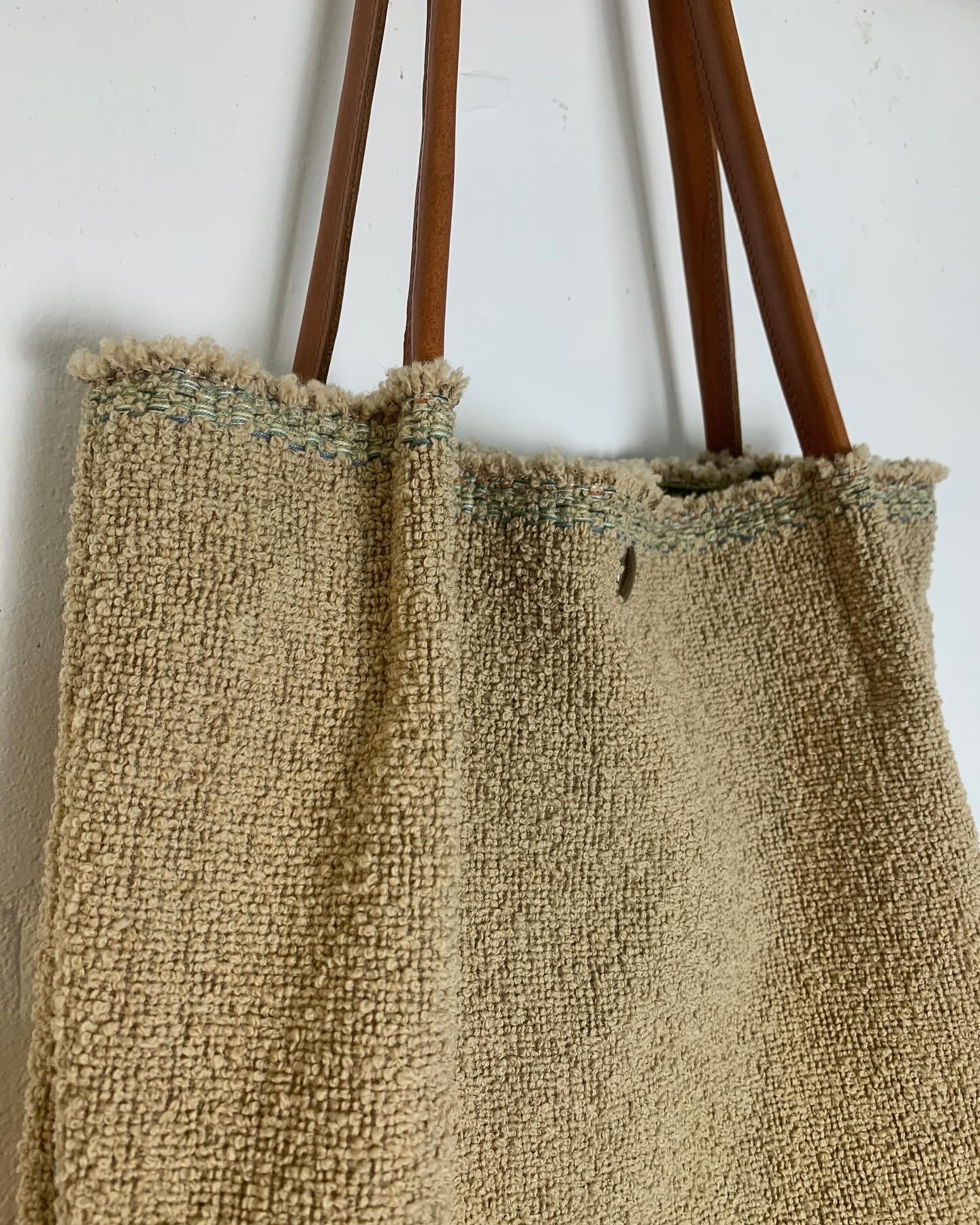 Grand cabas en tissu d'ameublement bouclé