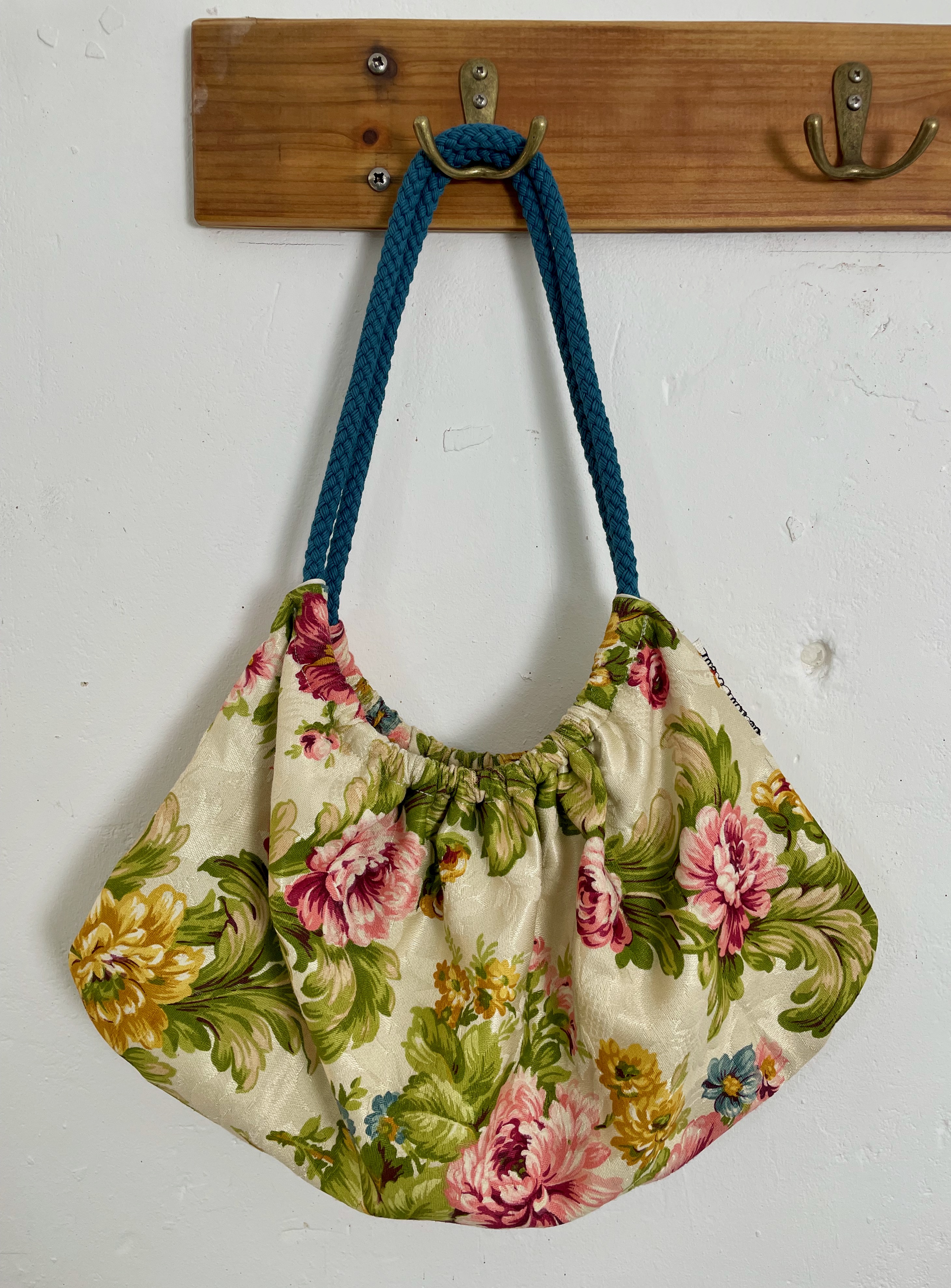 Sac d'épaule floral vintage vif en couleurs
